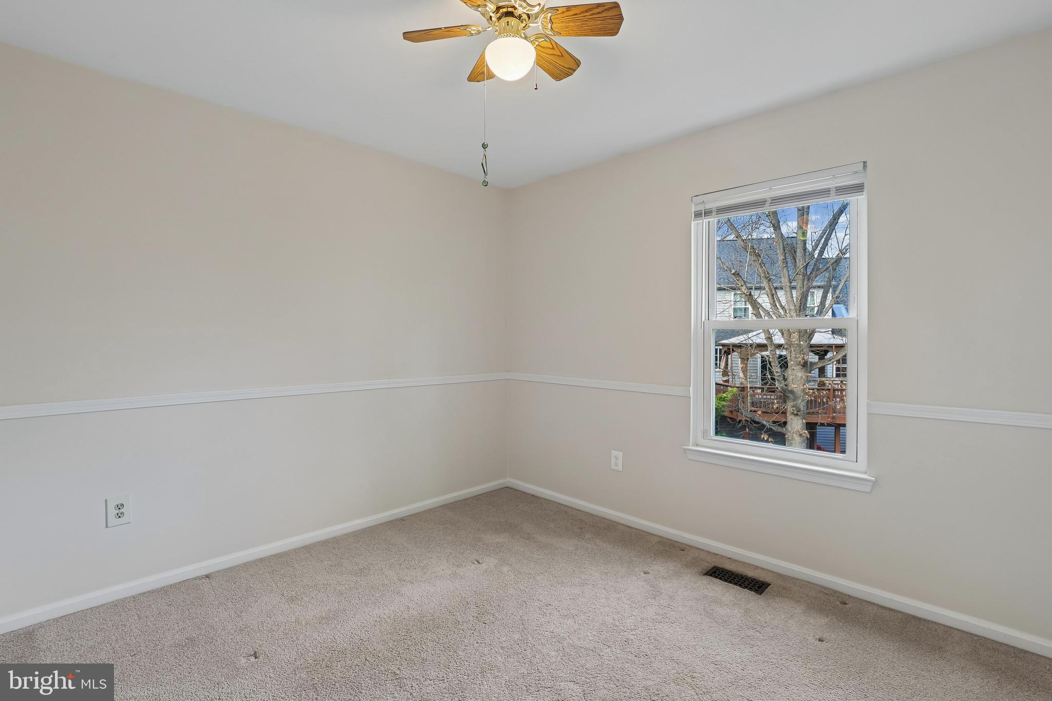 EMERALD CHASE - Residential