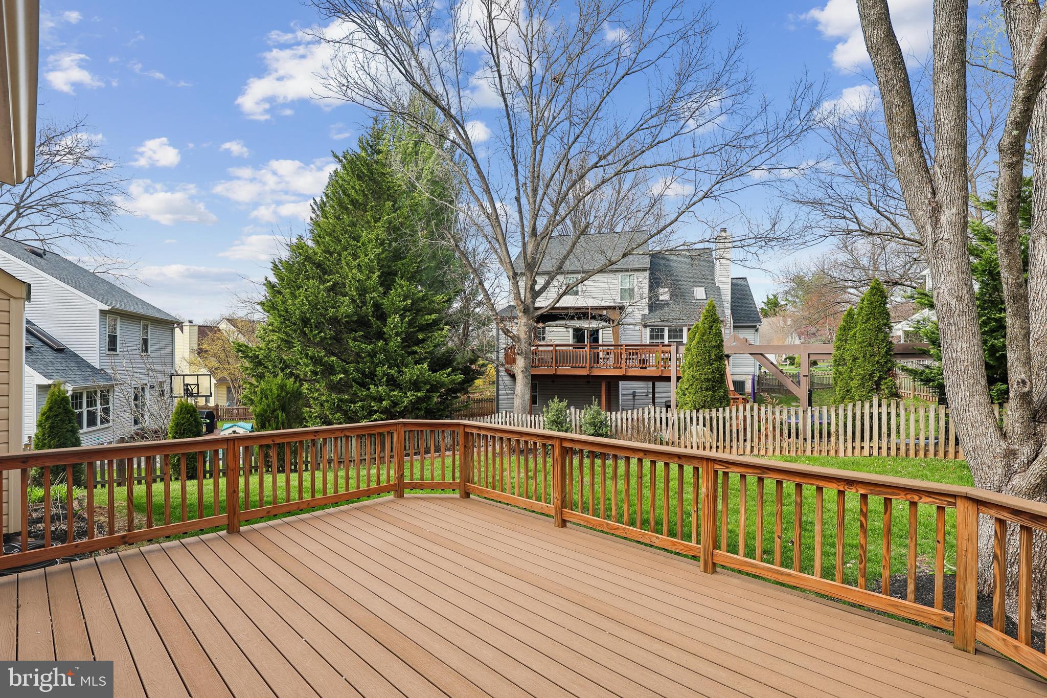 EMERALD CHASE - Residential