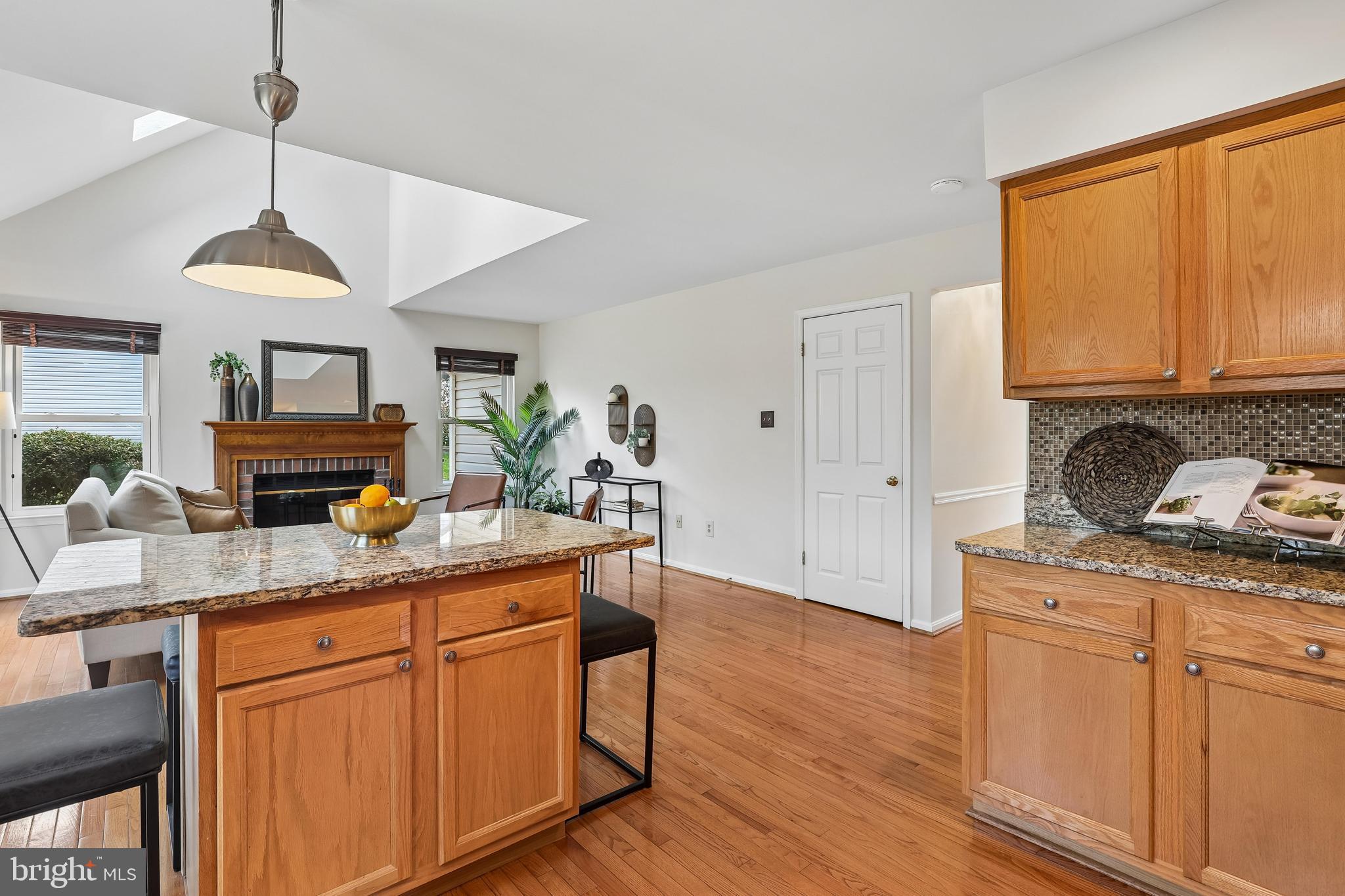 EMERALD CHASE - Residential