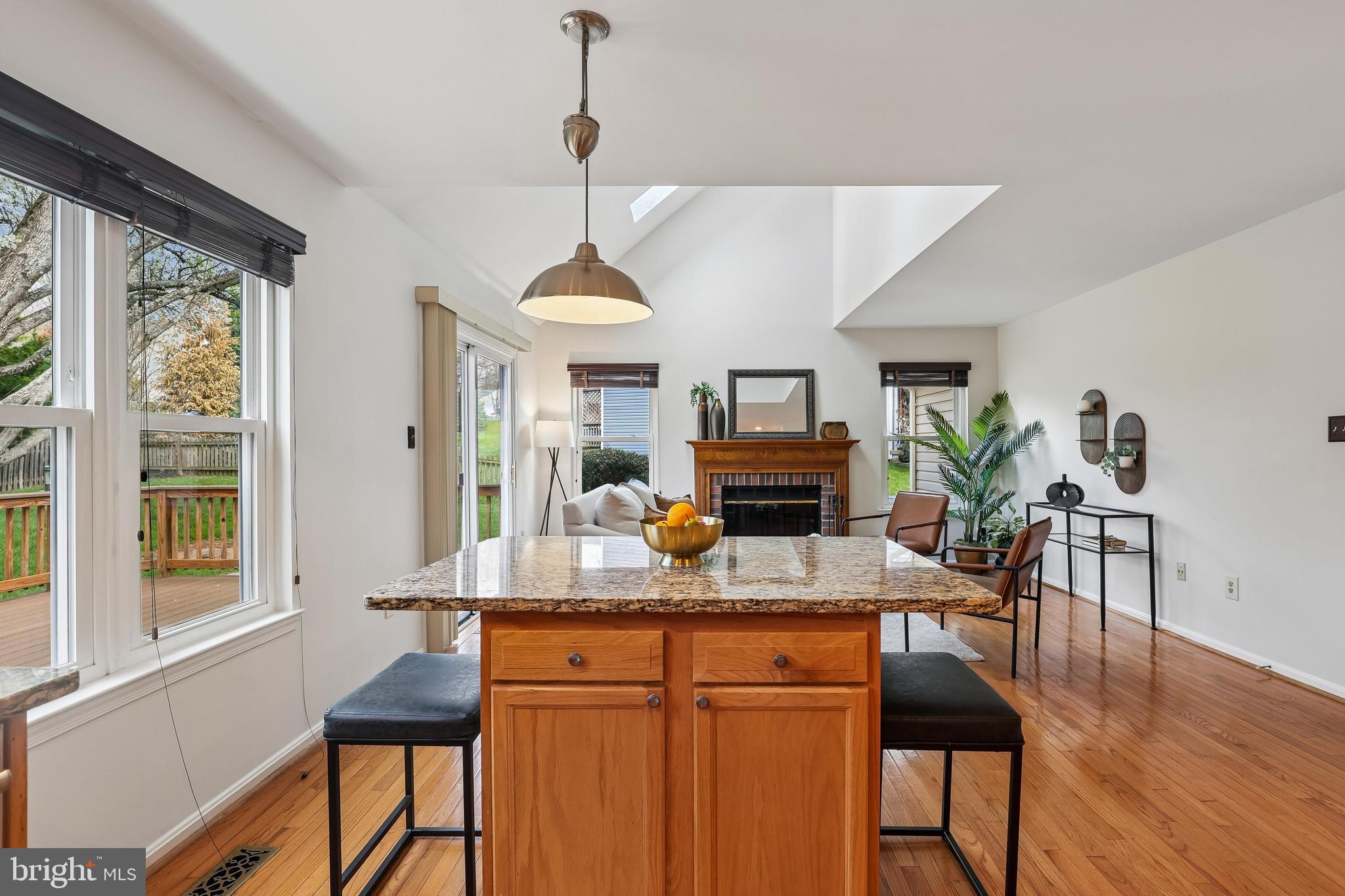 EMERALD CHASE - Residential