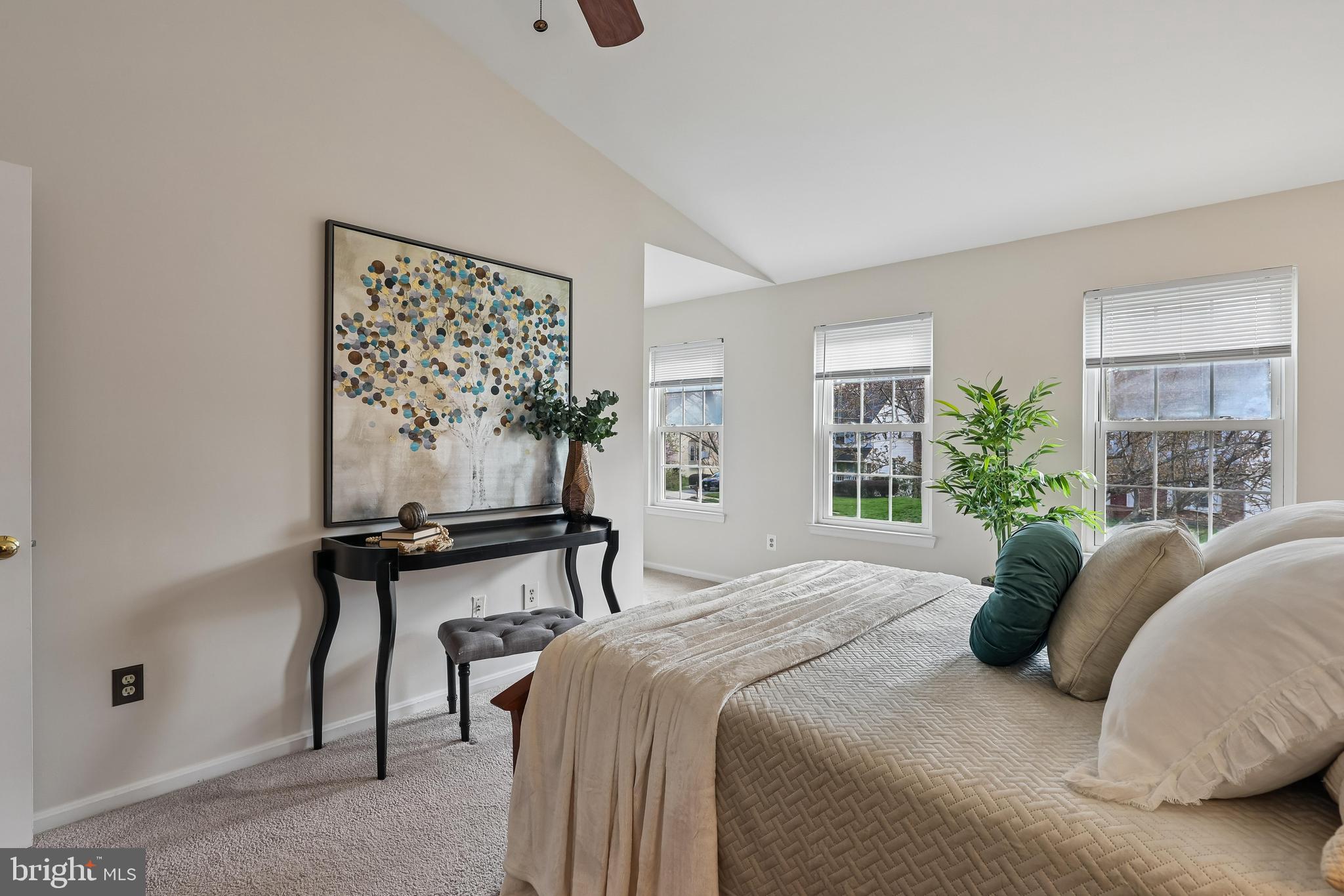 EMERALD CHASE - Residential