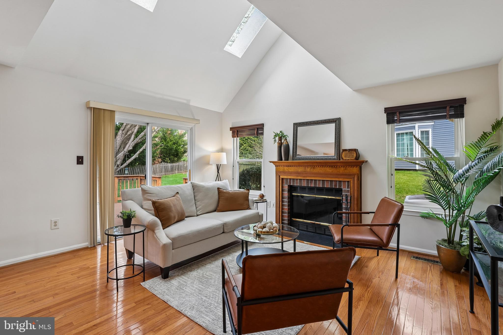 EMERALD CHASE - Residential