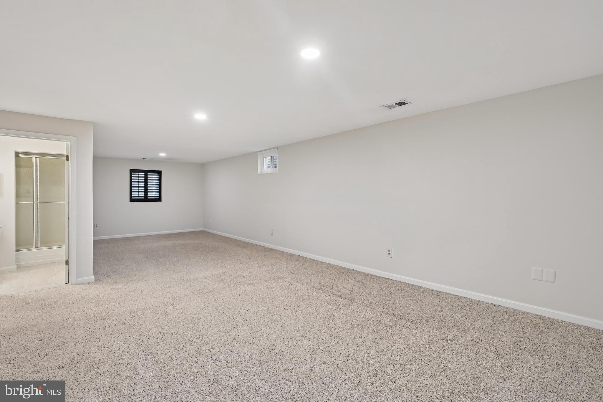 EMERALD CHASE - Residential