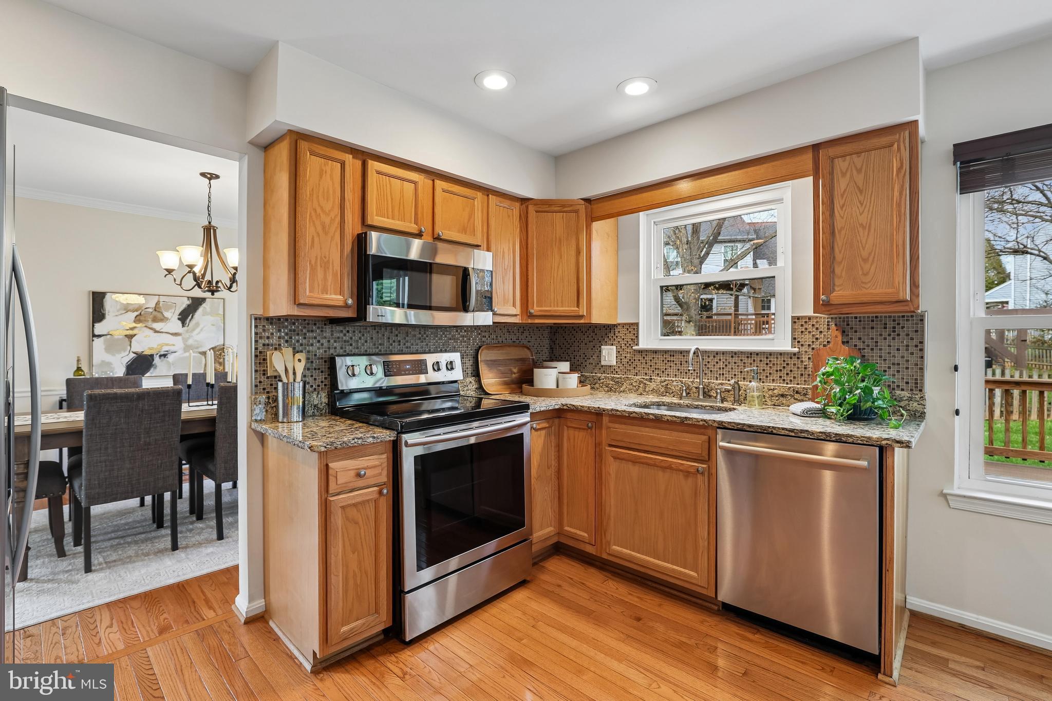 EMERALD CHASE - Residential