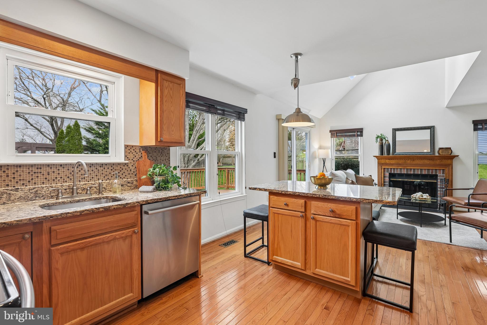 EMERALD CHASE - Residential