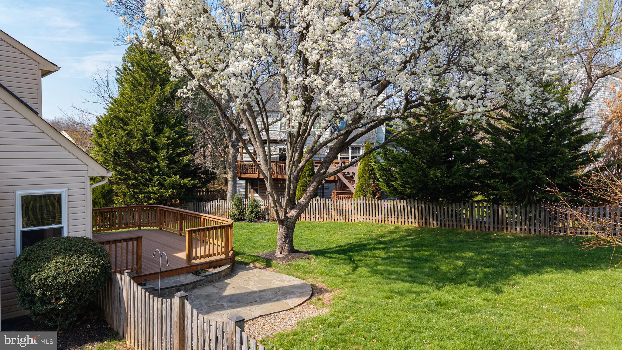 EMERALD CHASE - Residential