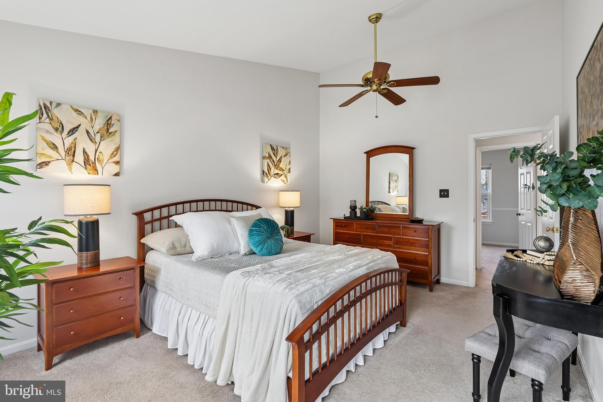 EMERALD CHASE - Residential