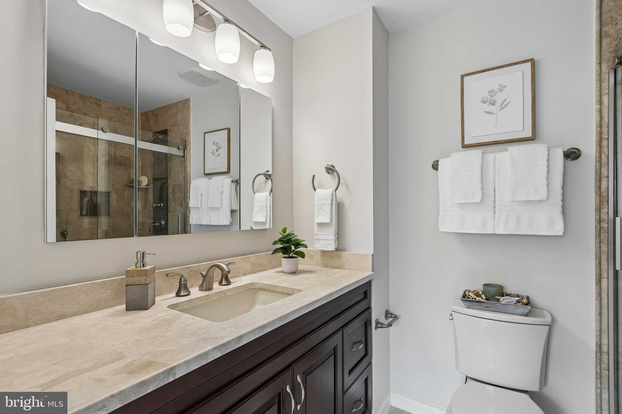 EMERALD CHASE - Residential