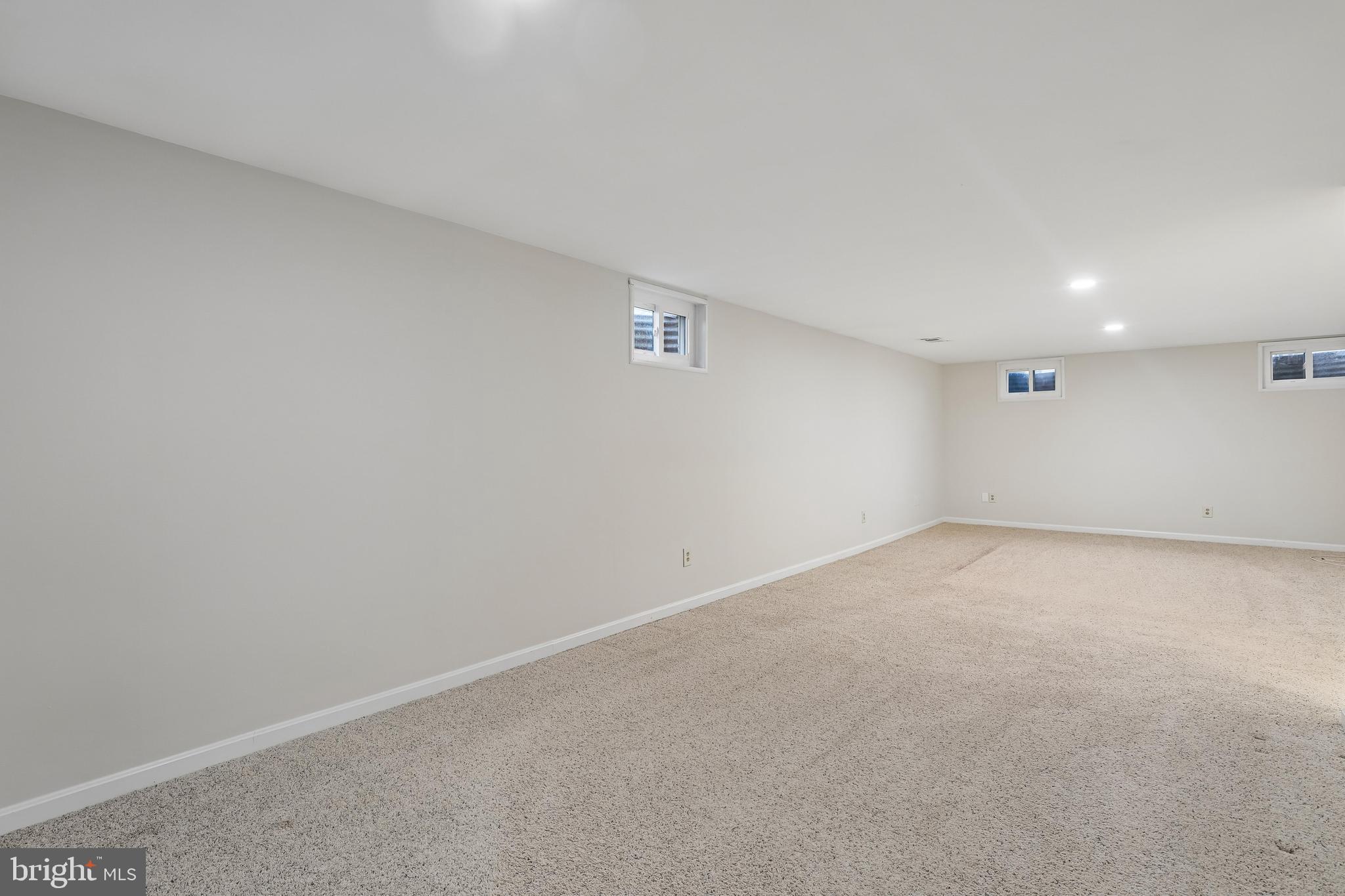 EMERALD CHASE - Residential