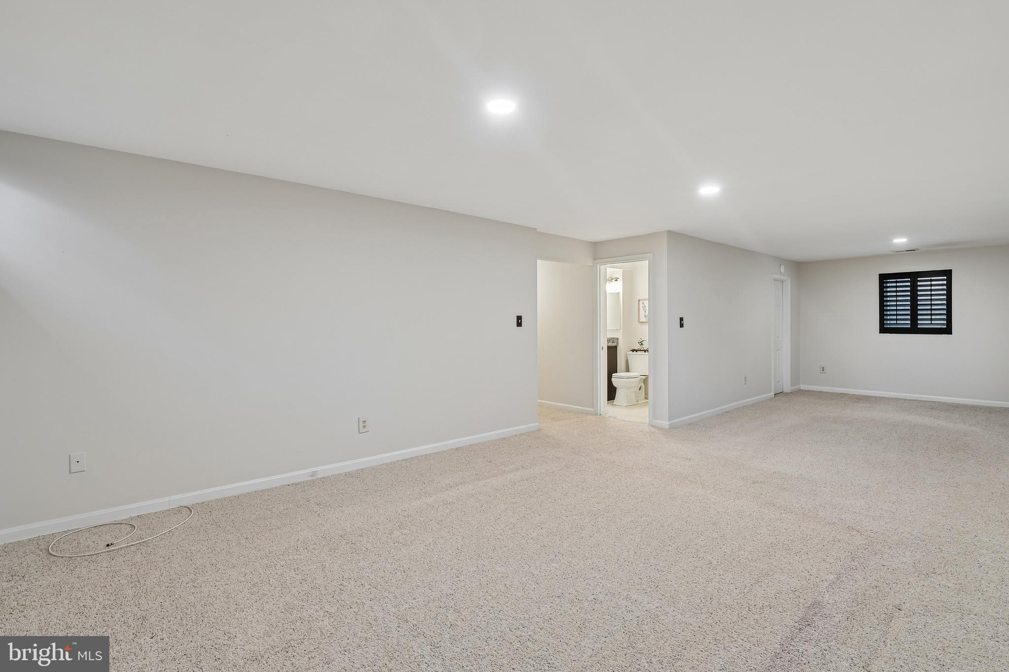 EMERALD CHASE - Residential