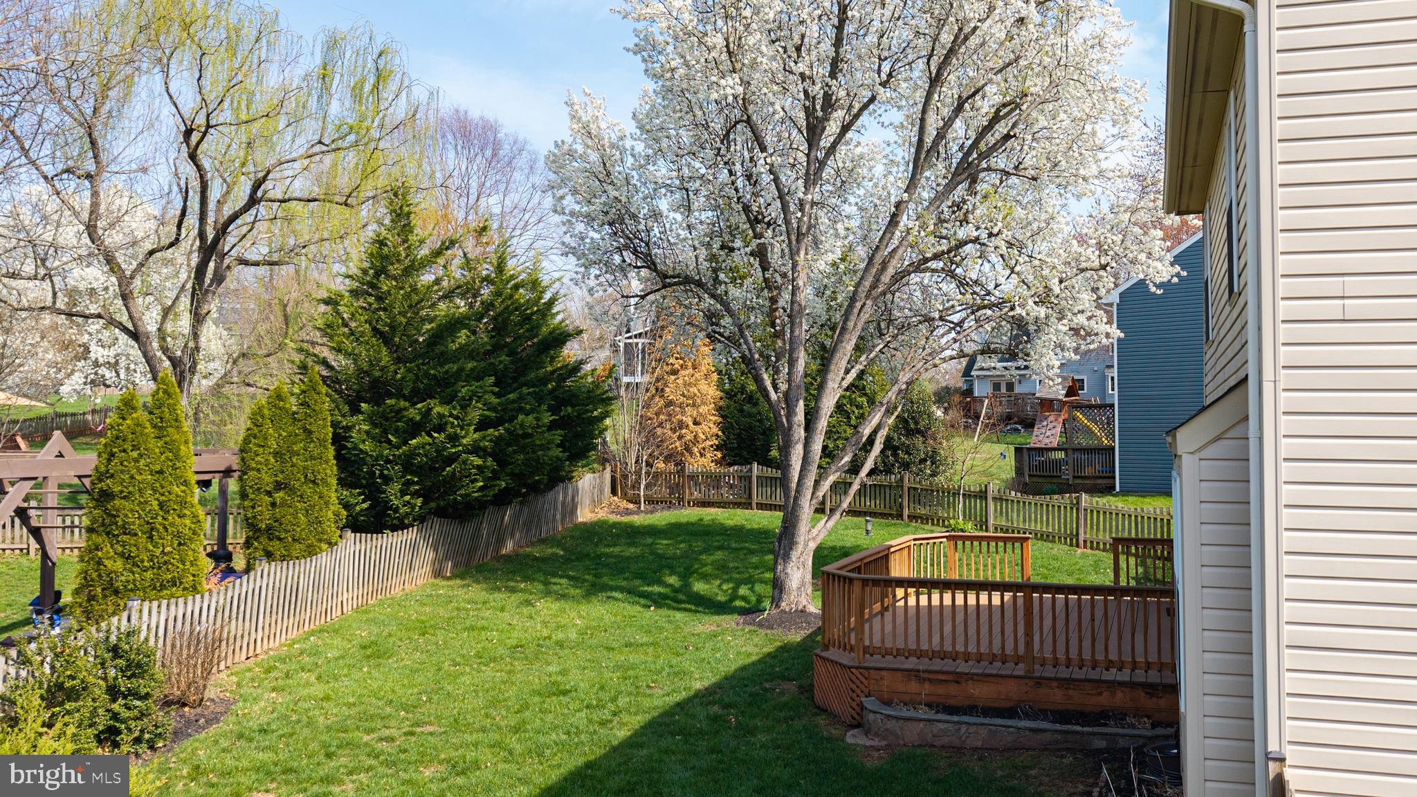 EMERALD CHASE - Residential