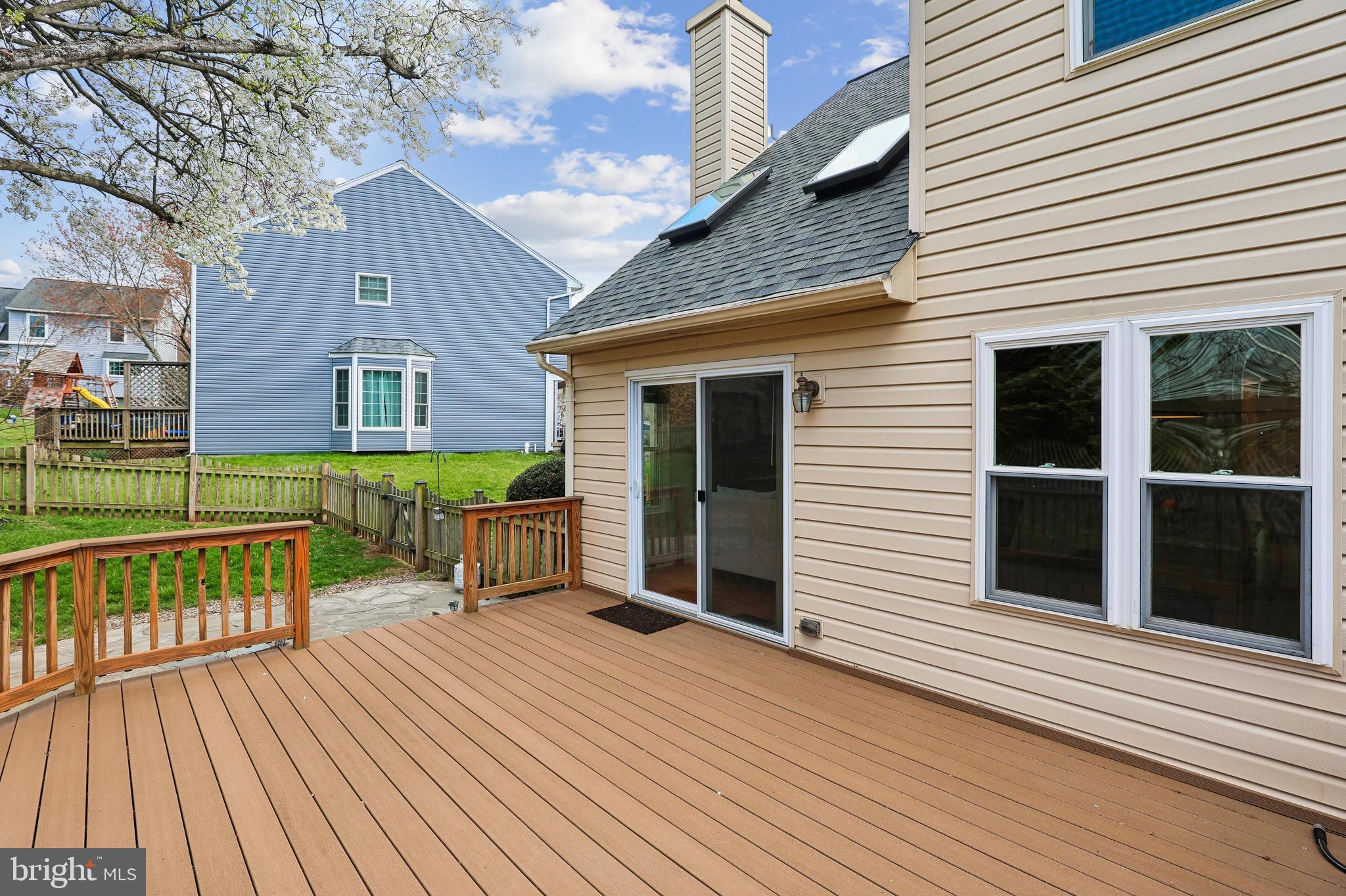 EMERALD CHASE - Residential