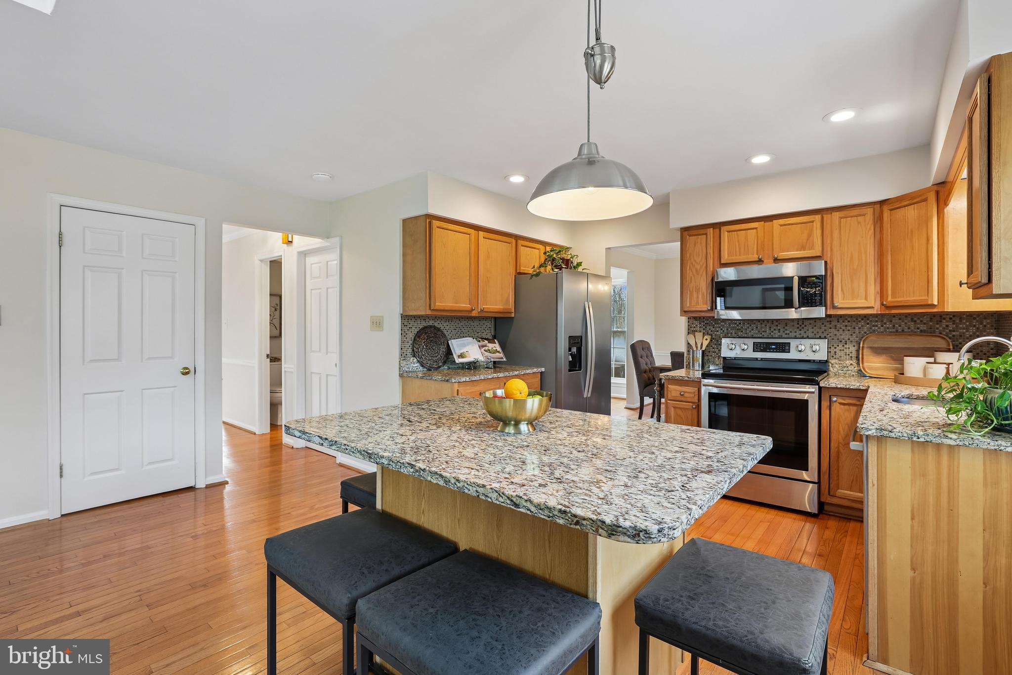 EMERALD CHASE - Residential