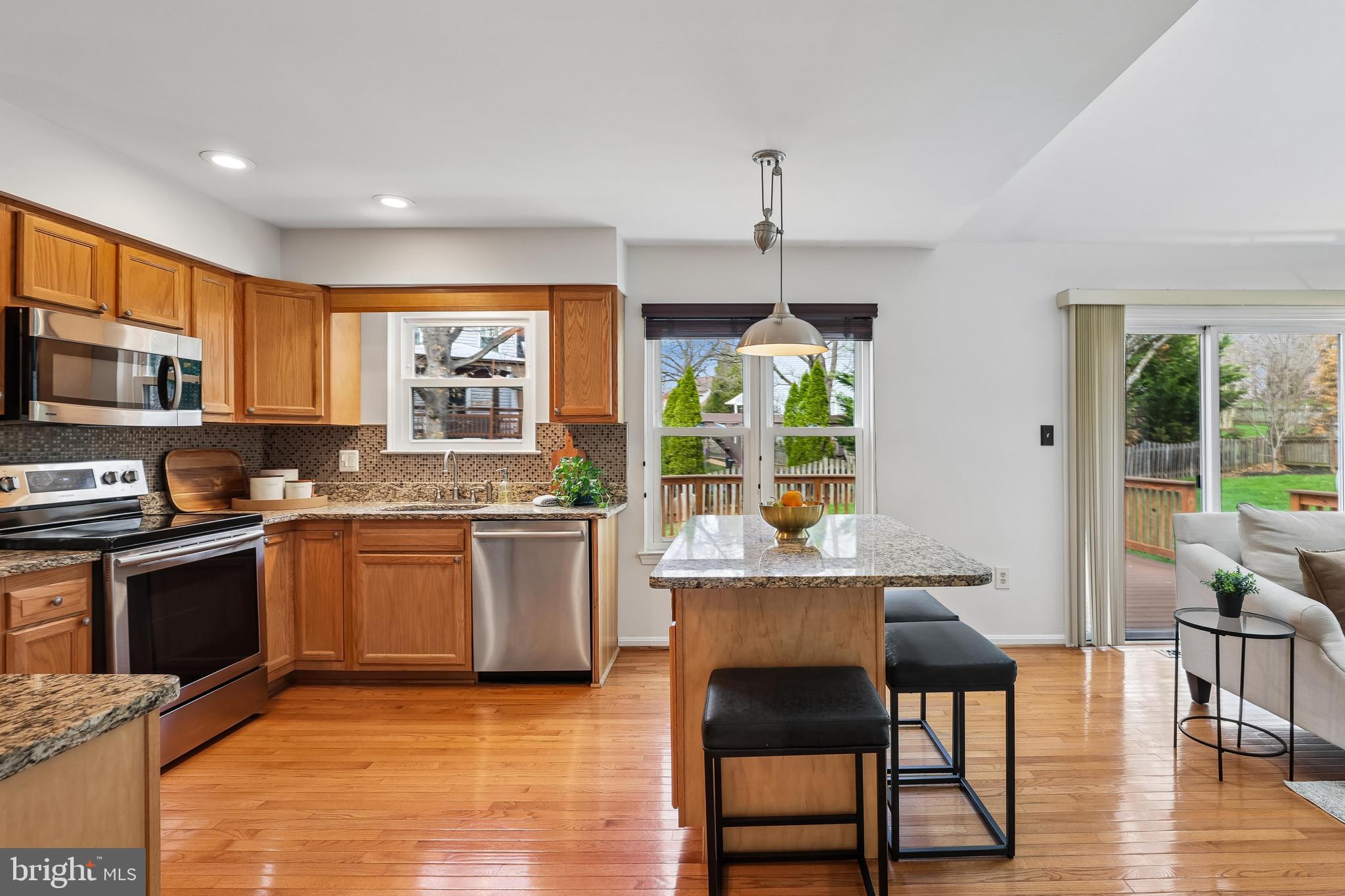 EMERALD CHASE - Residential