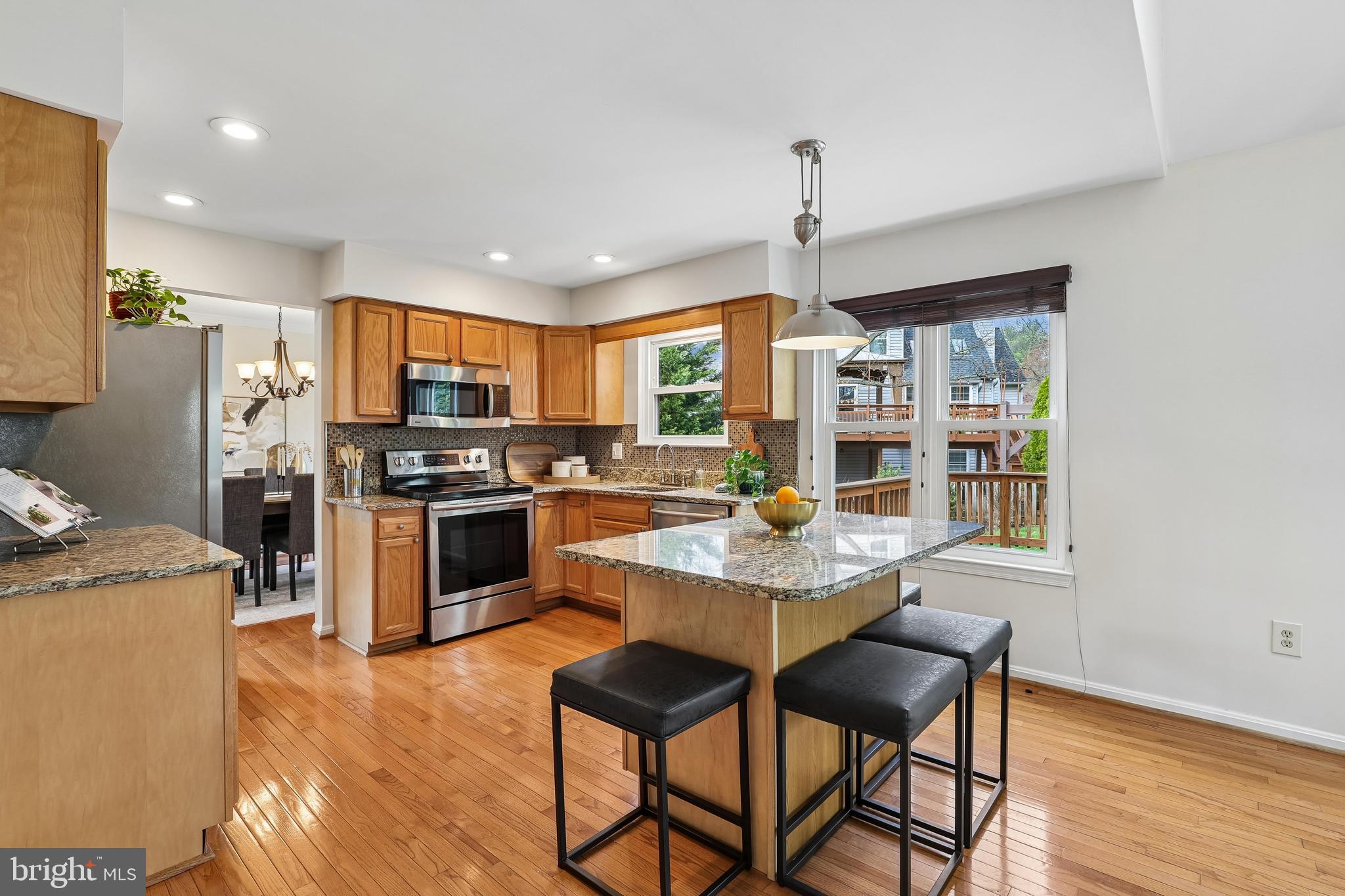 EMERALD CHASE - Residential