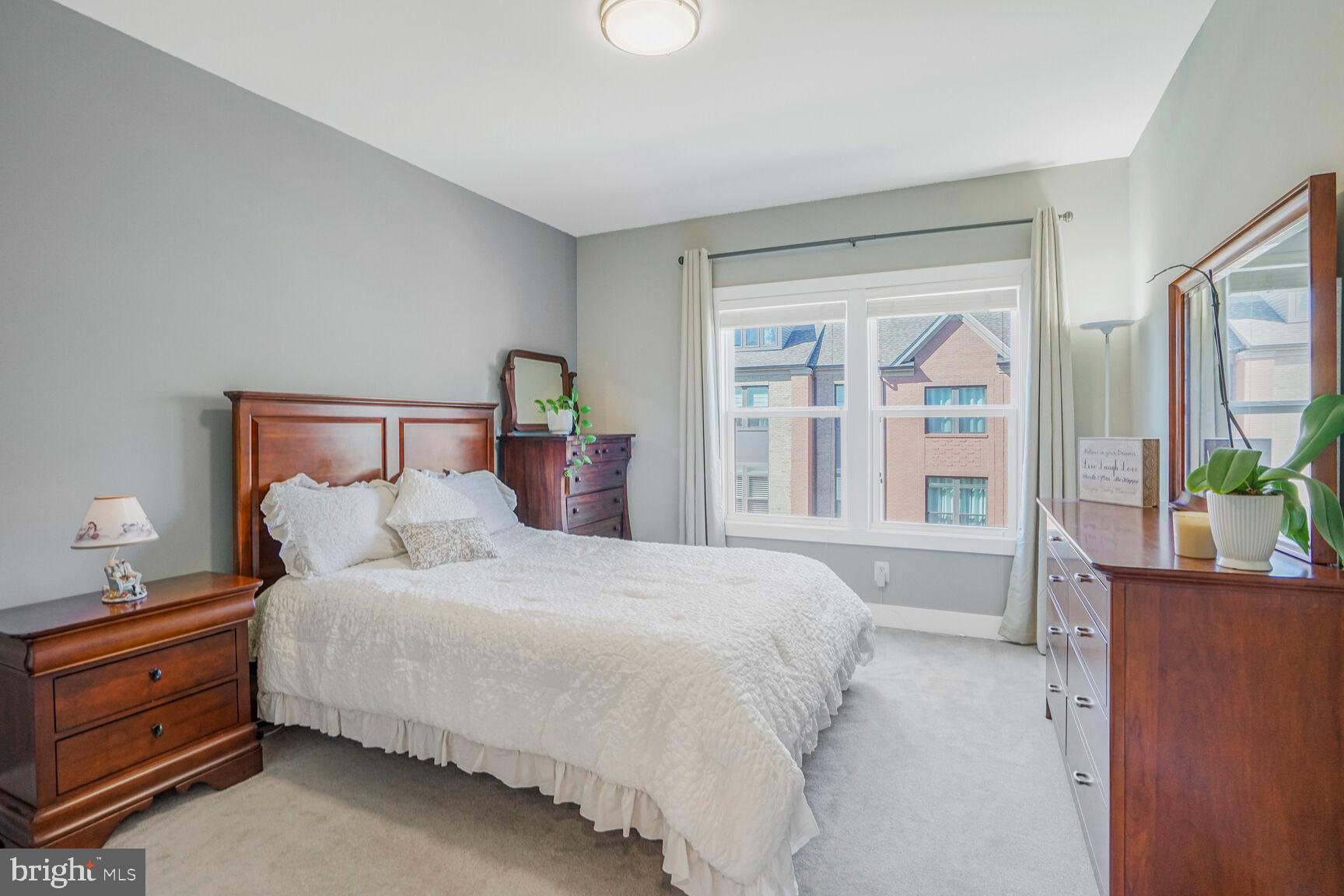 SM ONE LOUDOUN CONDO - Residential Lease