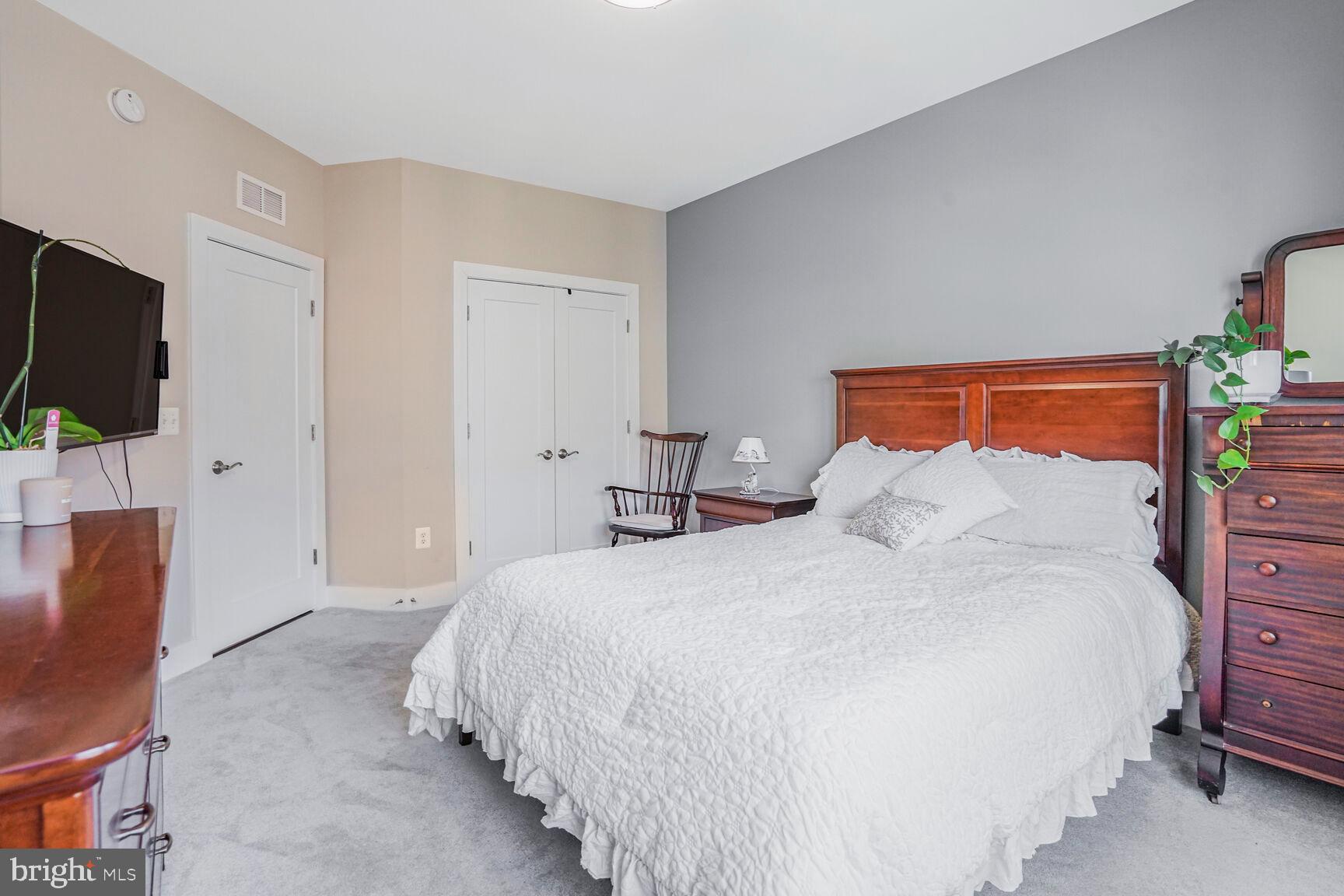 SM ONE LOUDOUN CONDO - Residential Lease