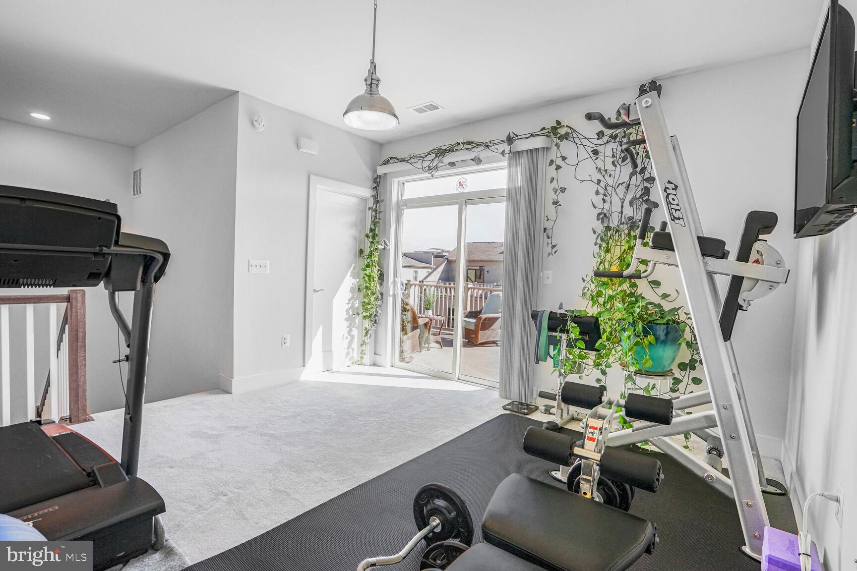 SM ONE LOUDOUN CONDO - Residential Lease