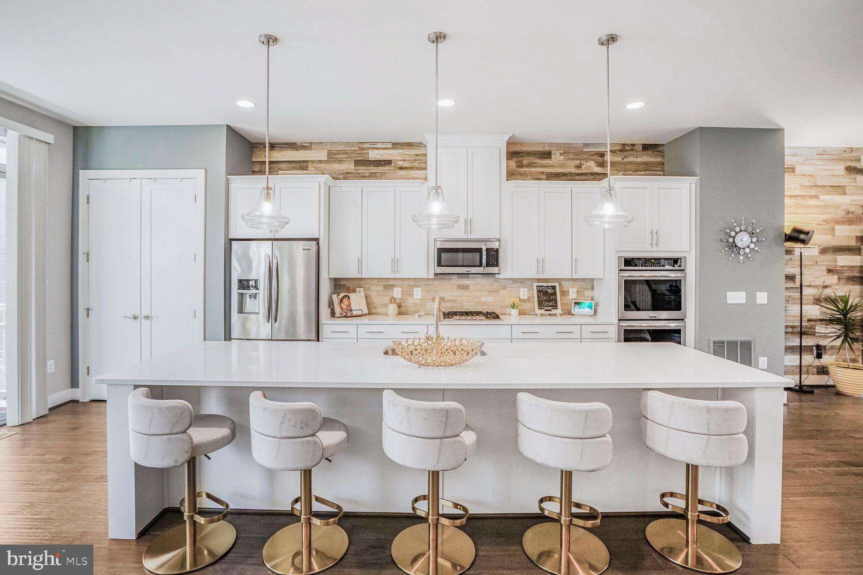 SM ONE LOUDOUN CONDO - Residential Lease