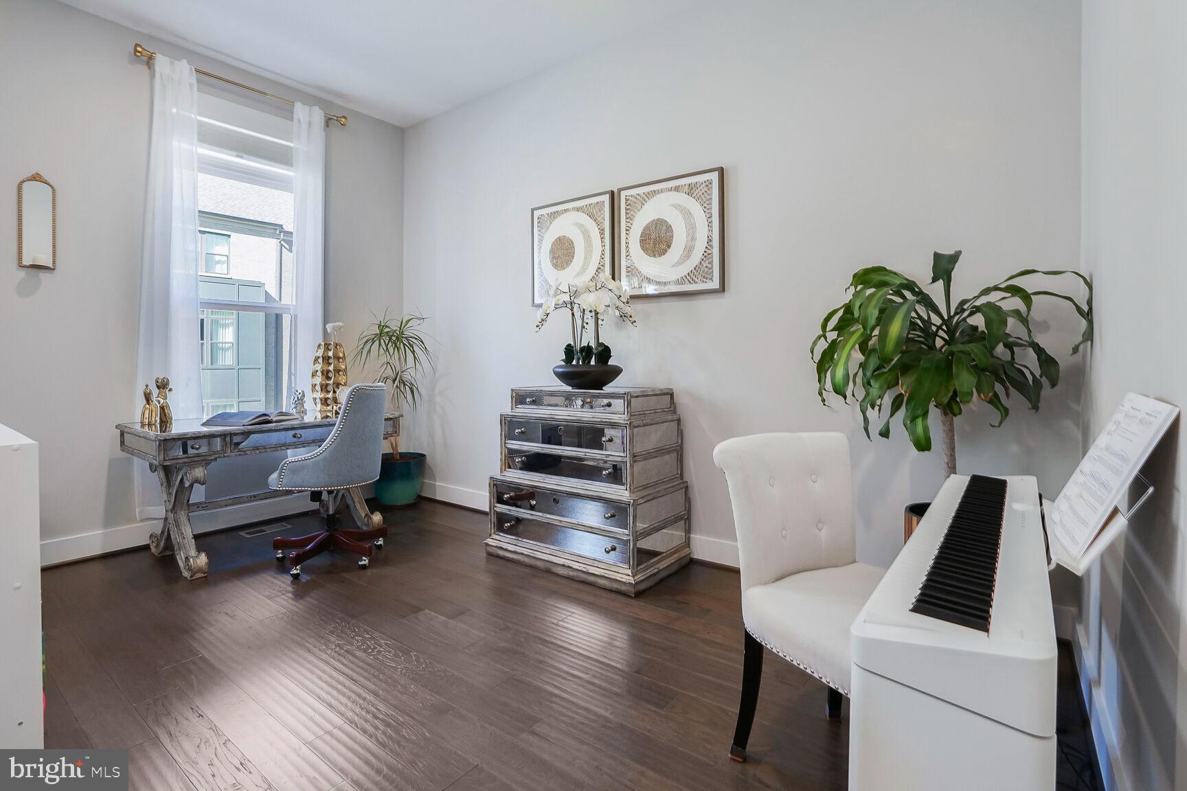 SM ONE LOUDOUN CONDO - Residential Lease