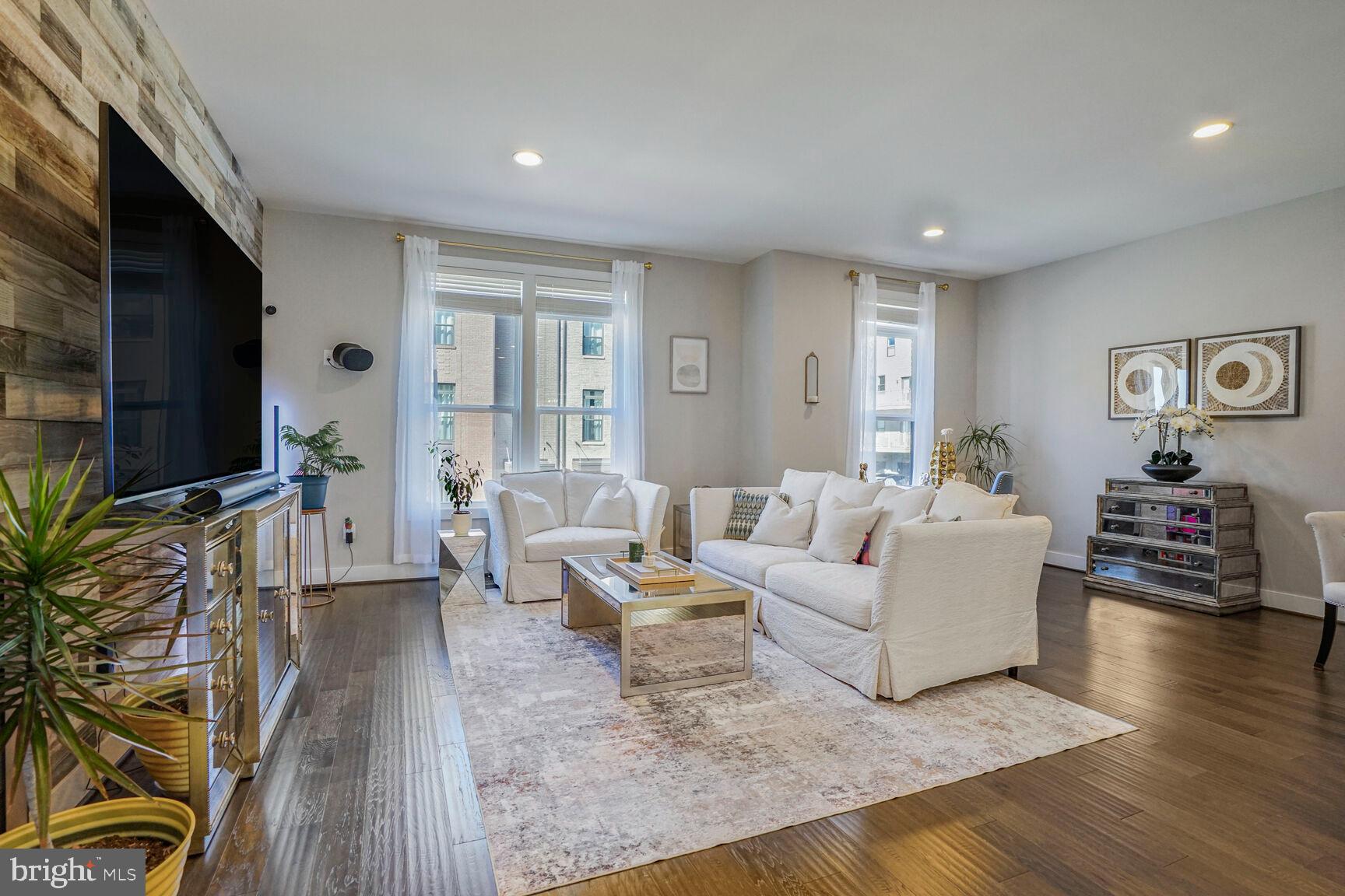 SM ONE LOUDOUN CONDO - Residential Lease