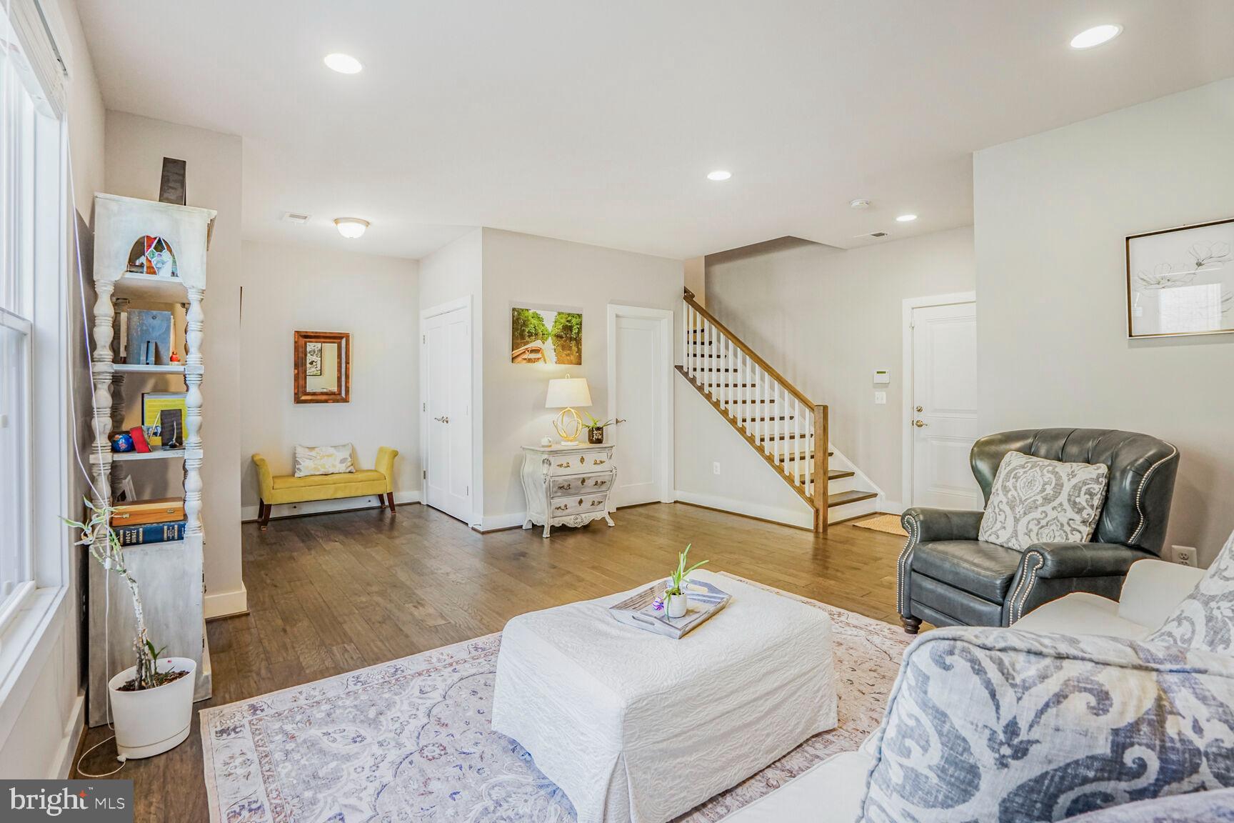 SM ONE LOUDOUN CONDO - Residential Lease