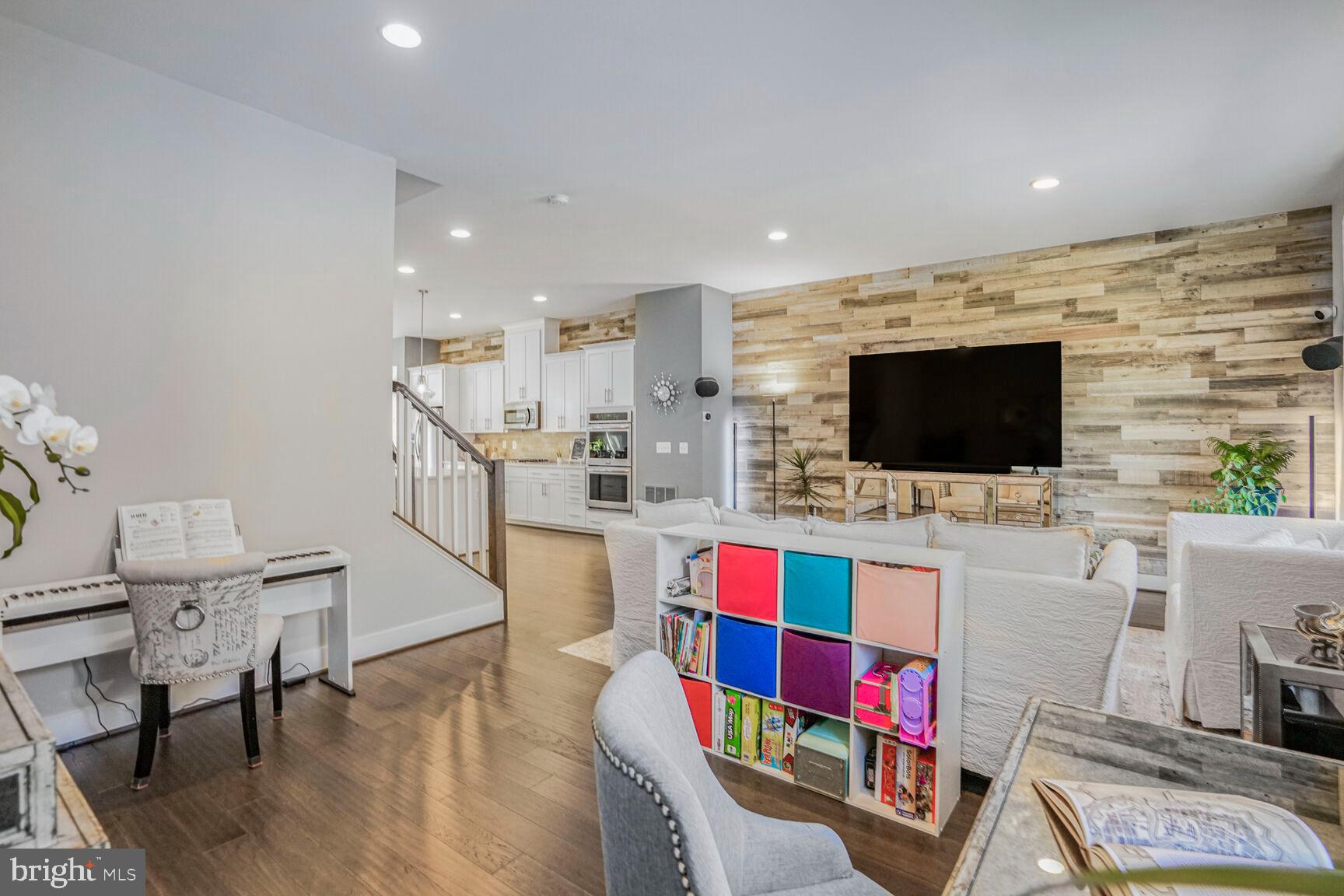 SM ONE LOUDOUN CONDO - Residential Lease