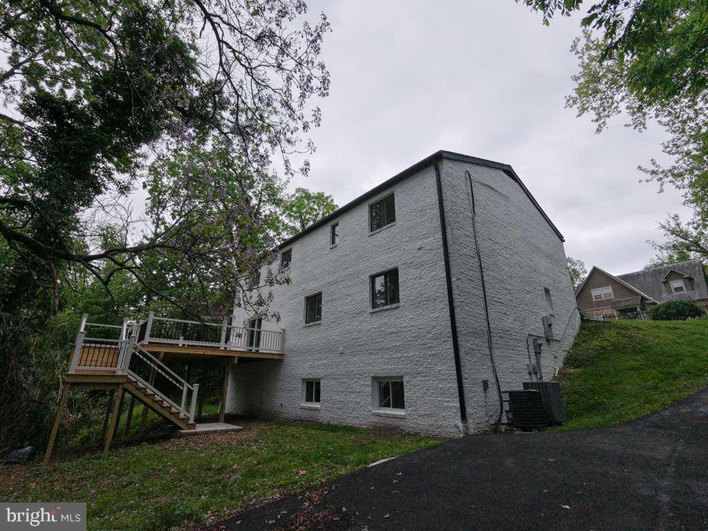 TOWSON ESTATES - Residential