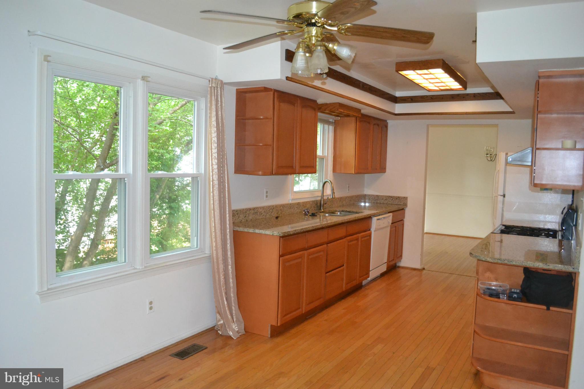 FIVE OAKS ESTATES - Residential Lease