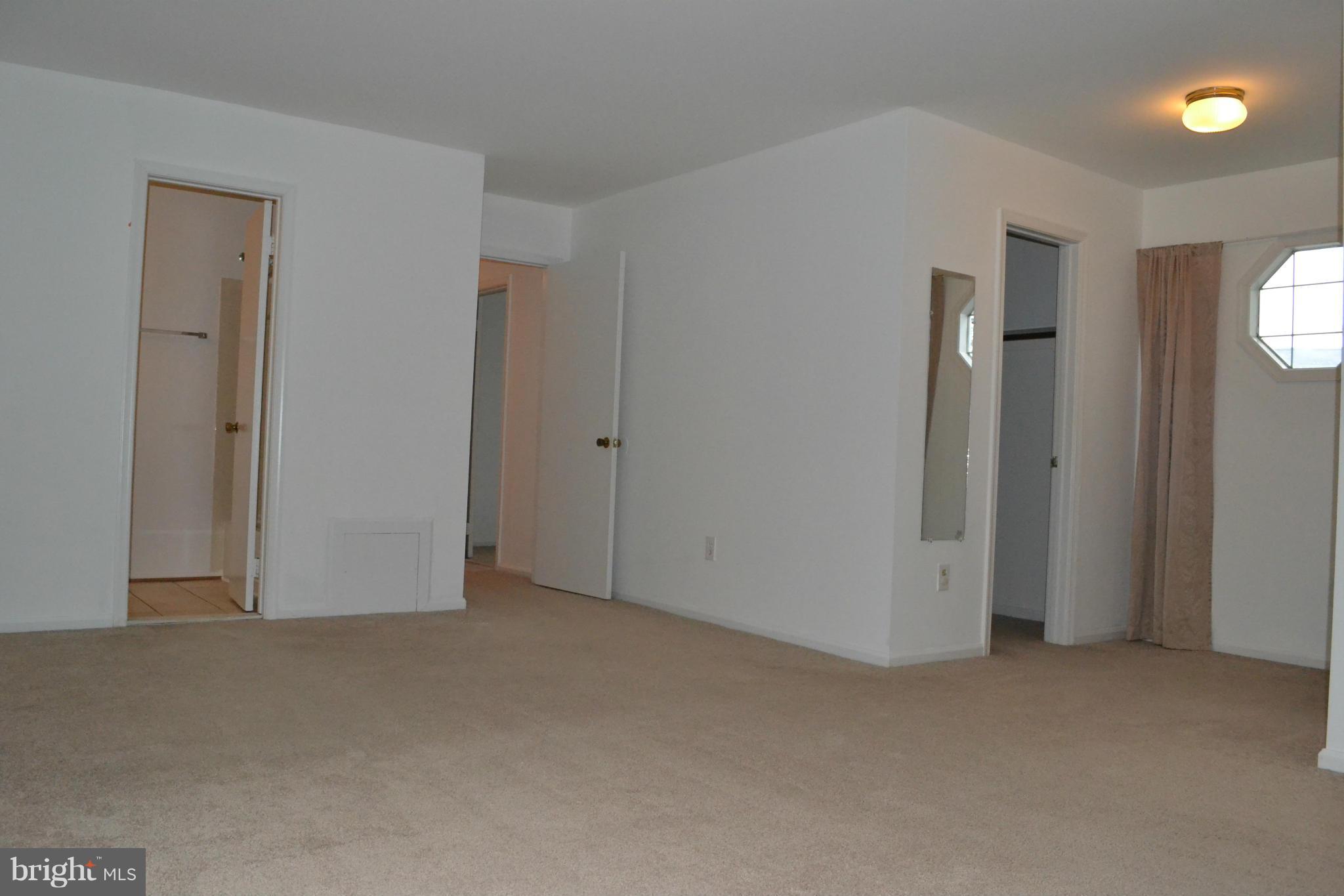 FIVE OAKS ESTATES - Residential Lease