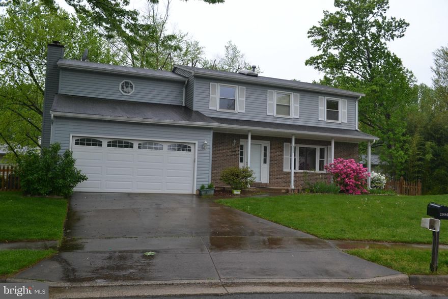 **WALK TO METRO--1/2 MILE** DARLING FRONT PORCH COL*  HARDWOOD FLOORS IN FOYER, LR, DR, FR, KIT & PWDRM*  GAS HEAT & COOKING* LG MASTER SUITE WITH HIS/HER W/I CLOSETS * SKYLIGHT UPPER HALLWAY* Working distance to Oakton HS, top 100 HS in national wide. Cul-de sac, easy access to 66, 495 and DC via Metro. New vinyl plank will be installed on the lower level and whole house will be professionally cleaned when the current tenants move out. Good Credit Required. No group renters. No dogs since 2 year new carpets on upper level. Repair deductible $100. Available 12/8/2023