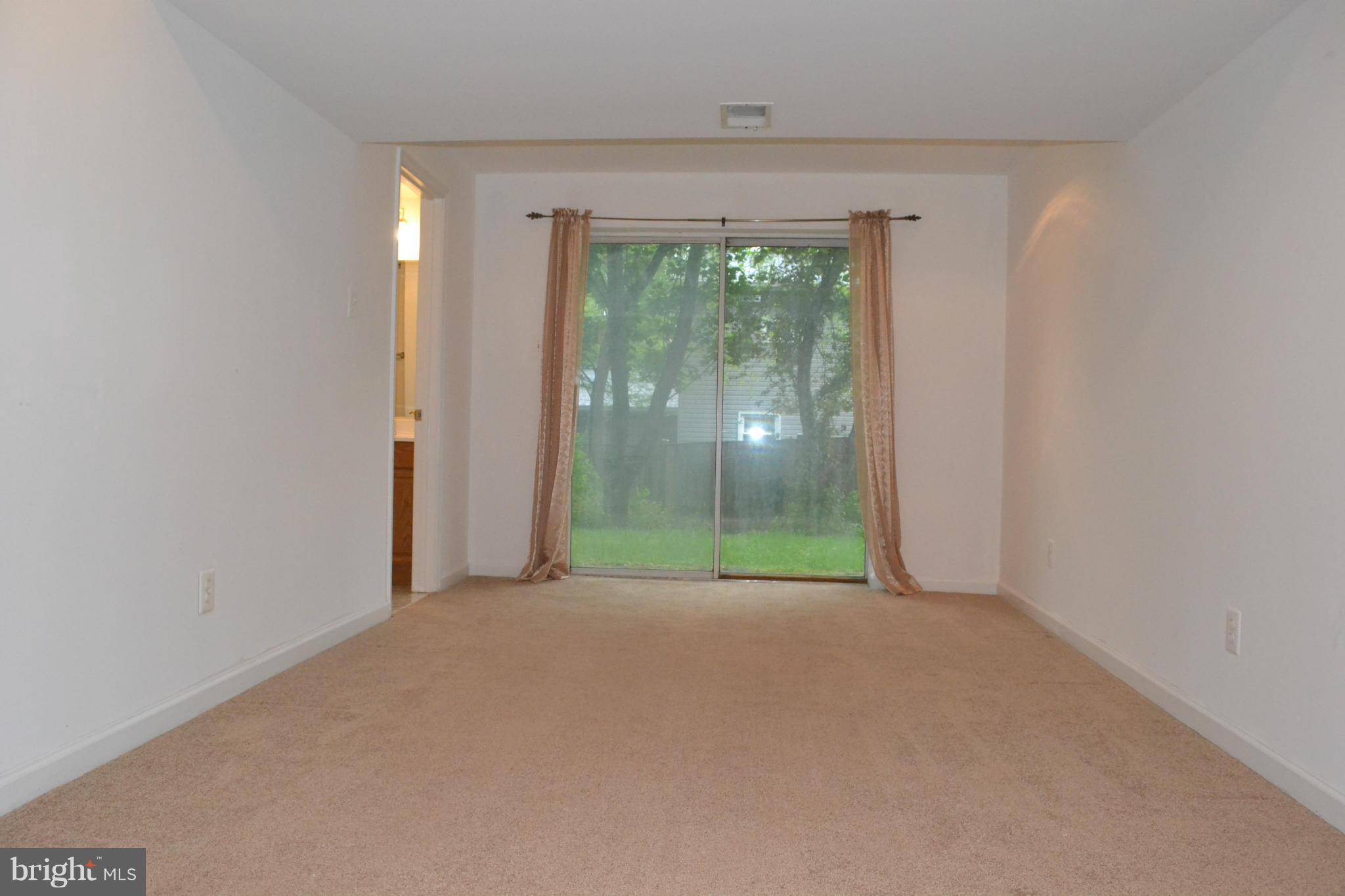 FIVE OAKS ESTATES - Residential Lease