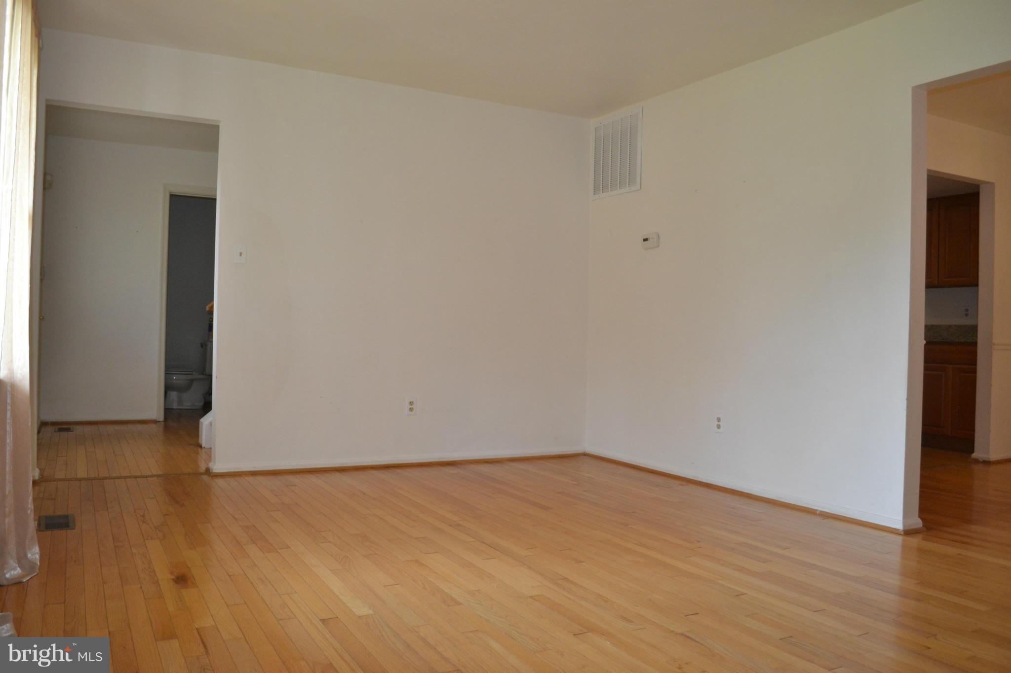 FIVE OAKS ESTATES - Residential Lease