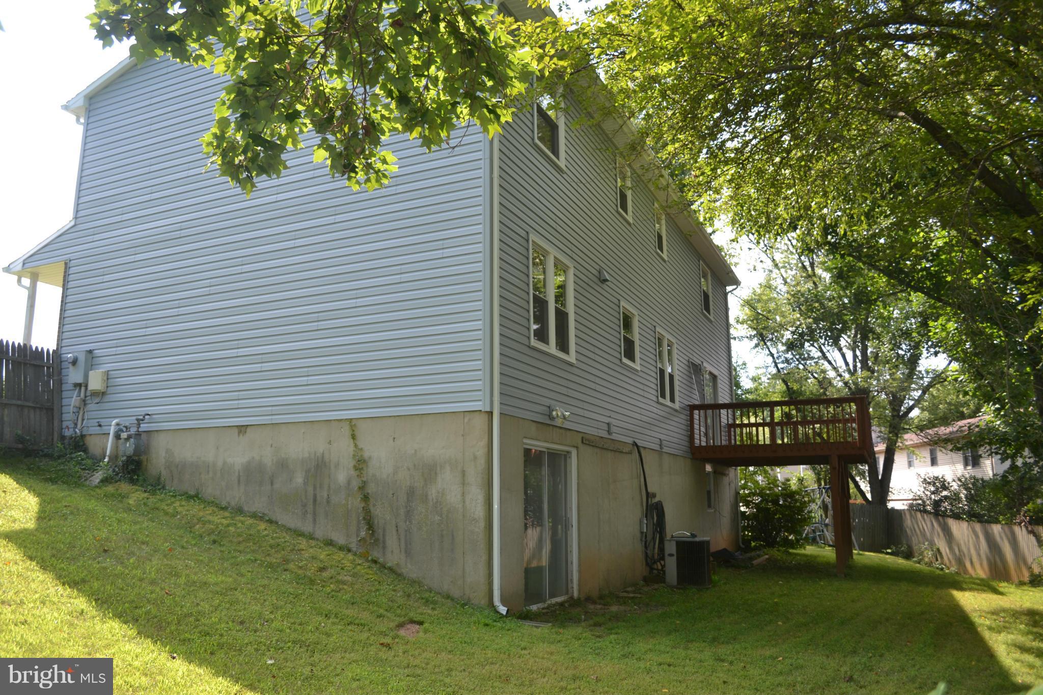 FIVE OAKS ESTATES - Residential Lease