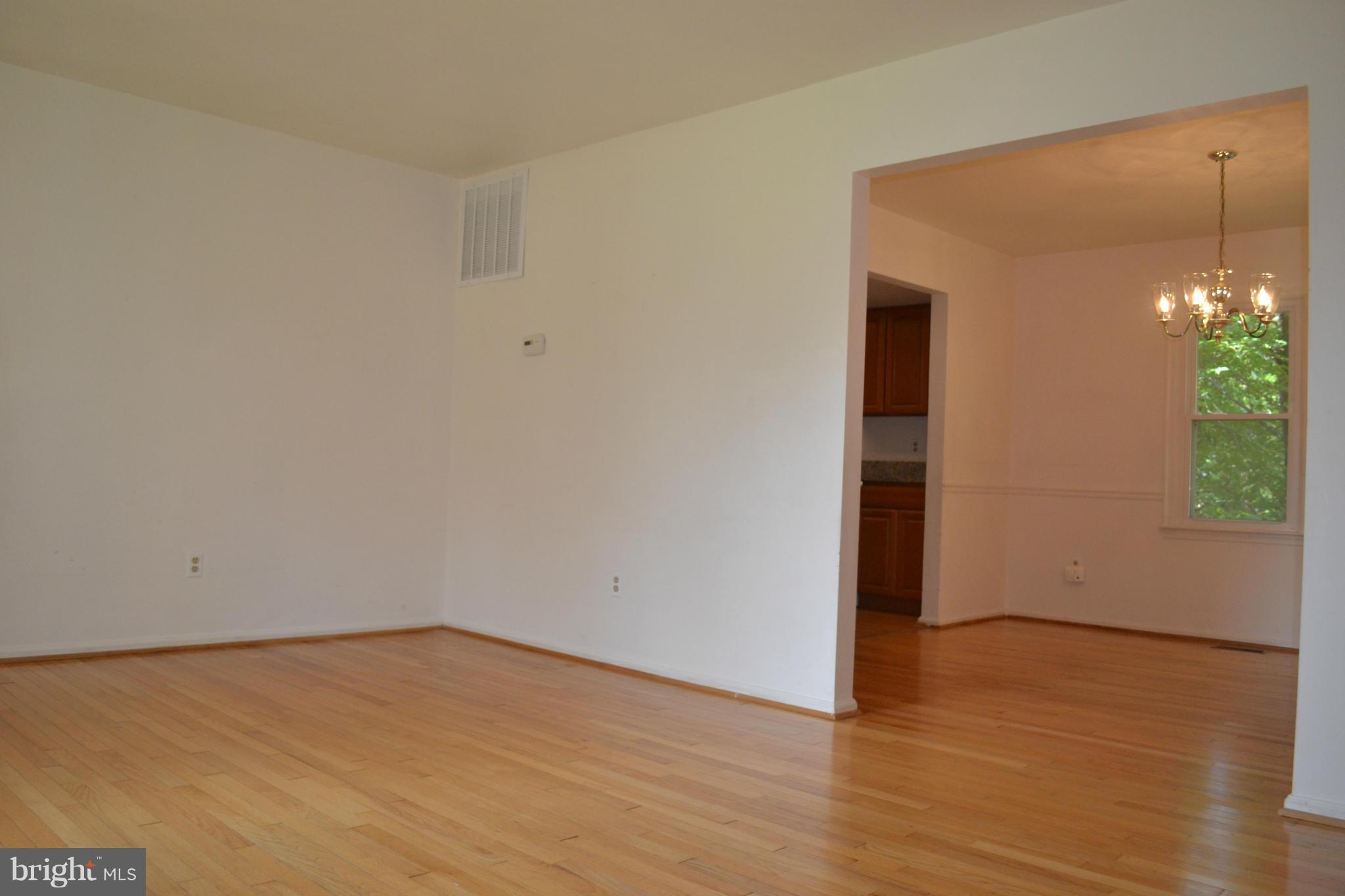 FIVE OAKS ESTATES - Residential Lease