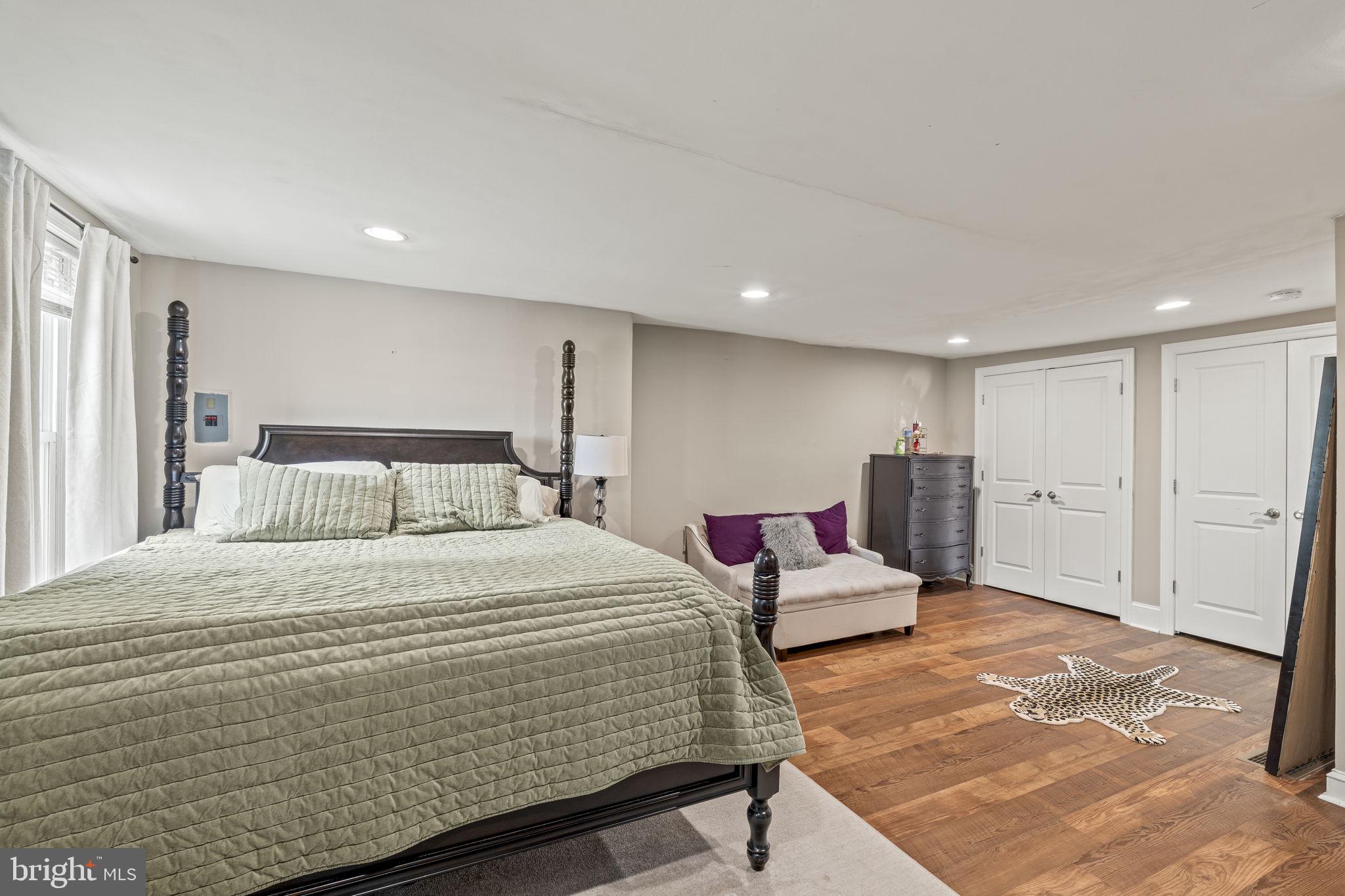 EAST FALLS - Residential