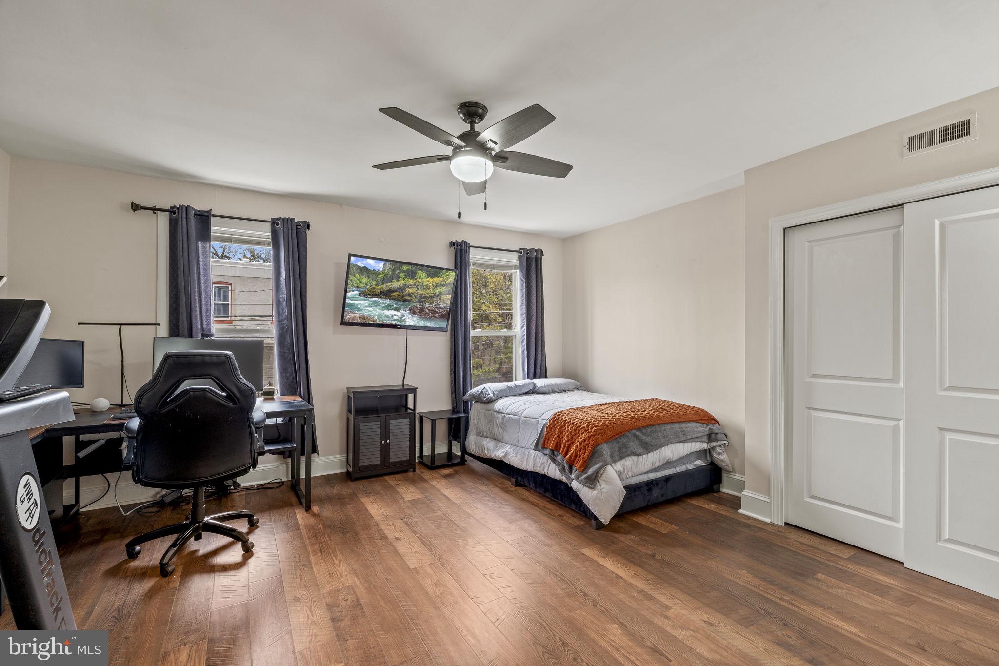 EAST FALLS - Residential