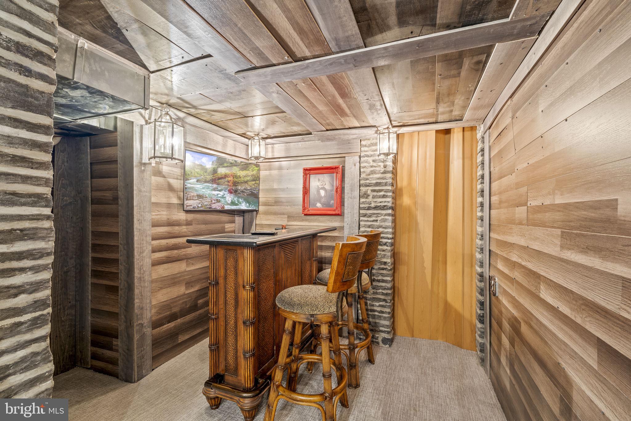 EAST FALLS - Residential