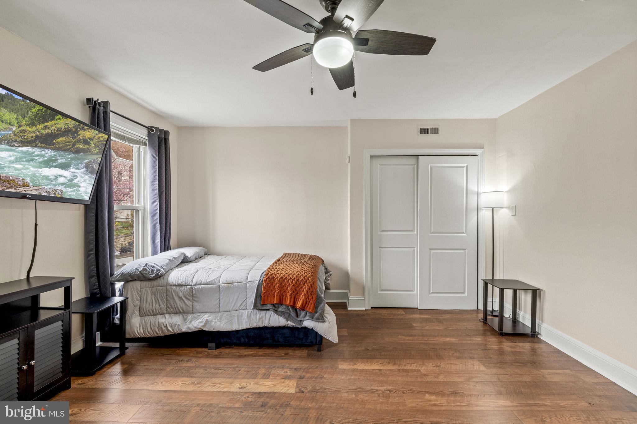 EAST FALLS - Residential