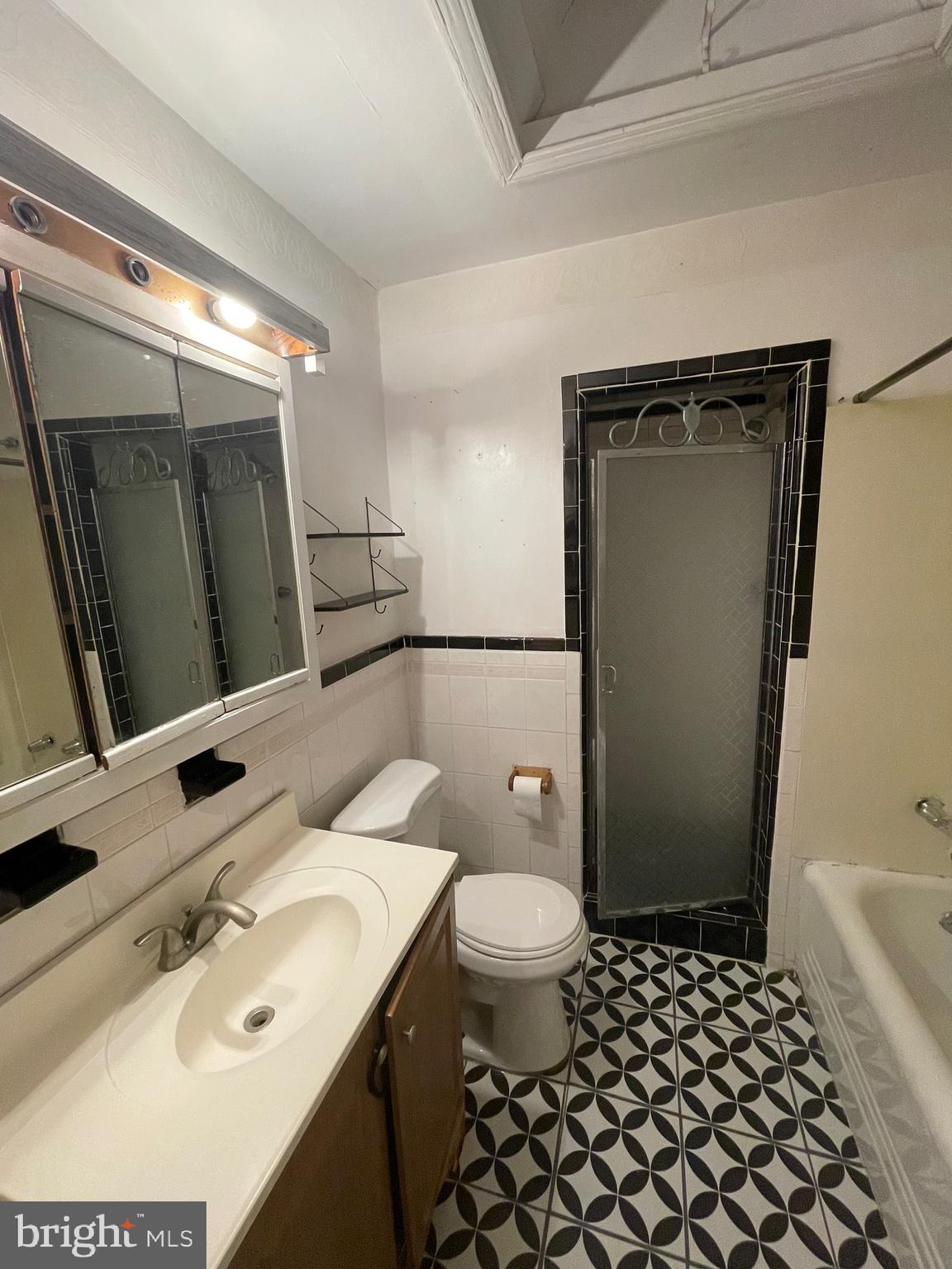 MAYFAIR (EAST) - Residential