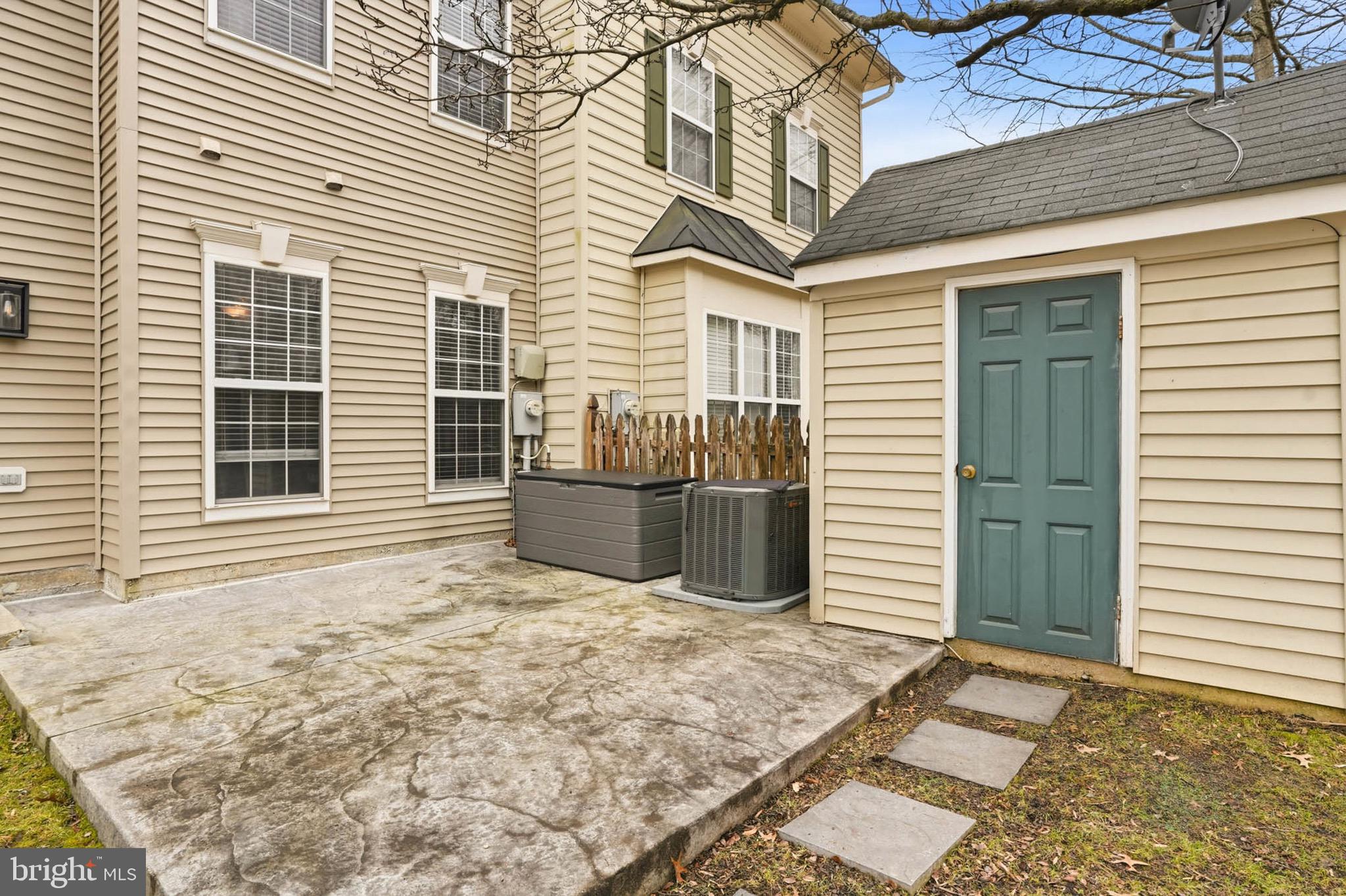 RIVER COLONY - Residential