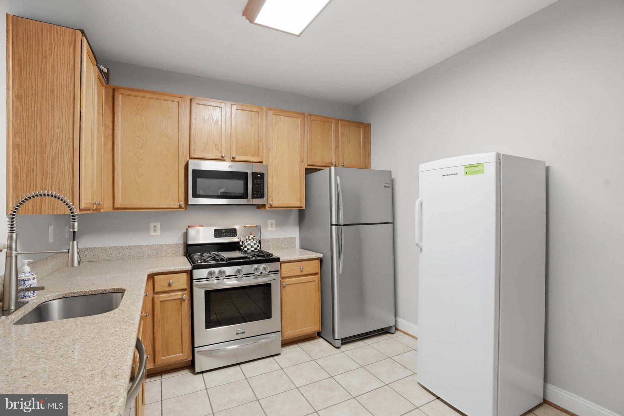 RIVER COLONY - Residential