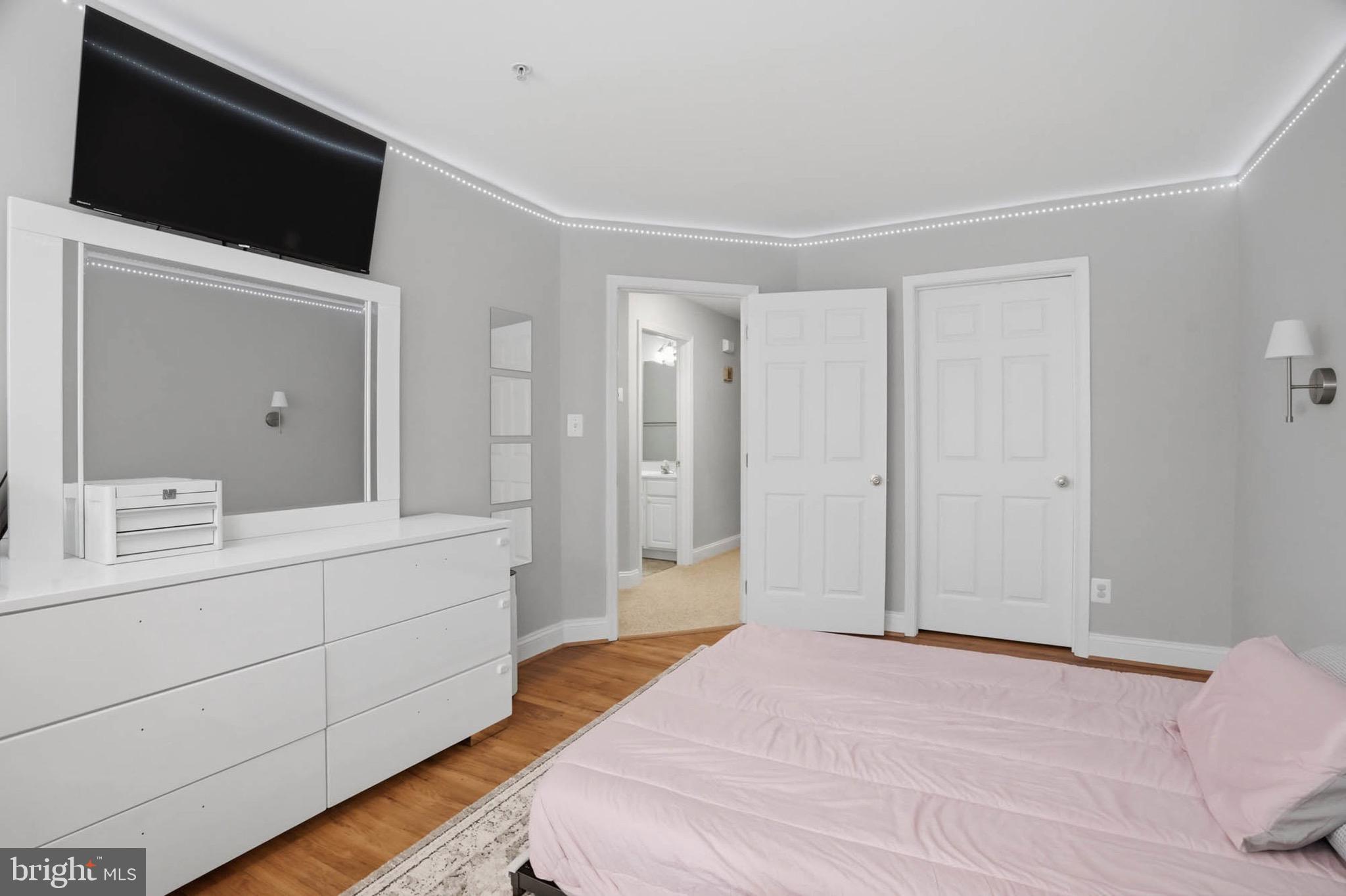 RIVER COLONY - Residential