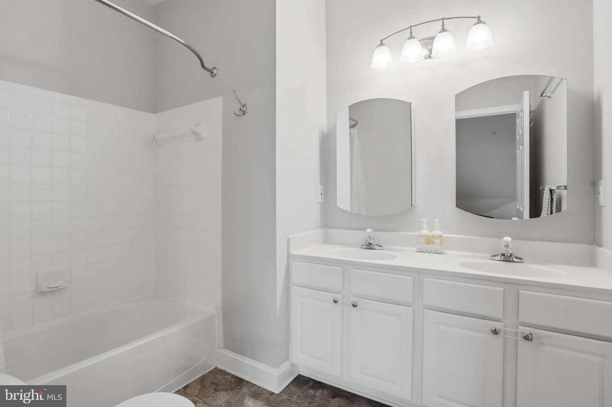 RIVER COLONY - Residential