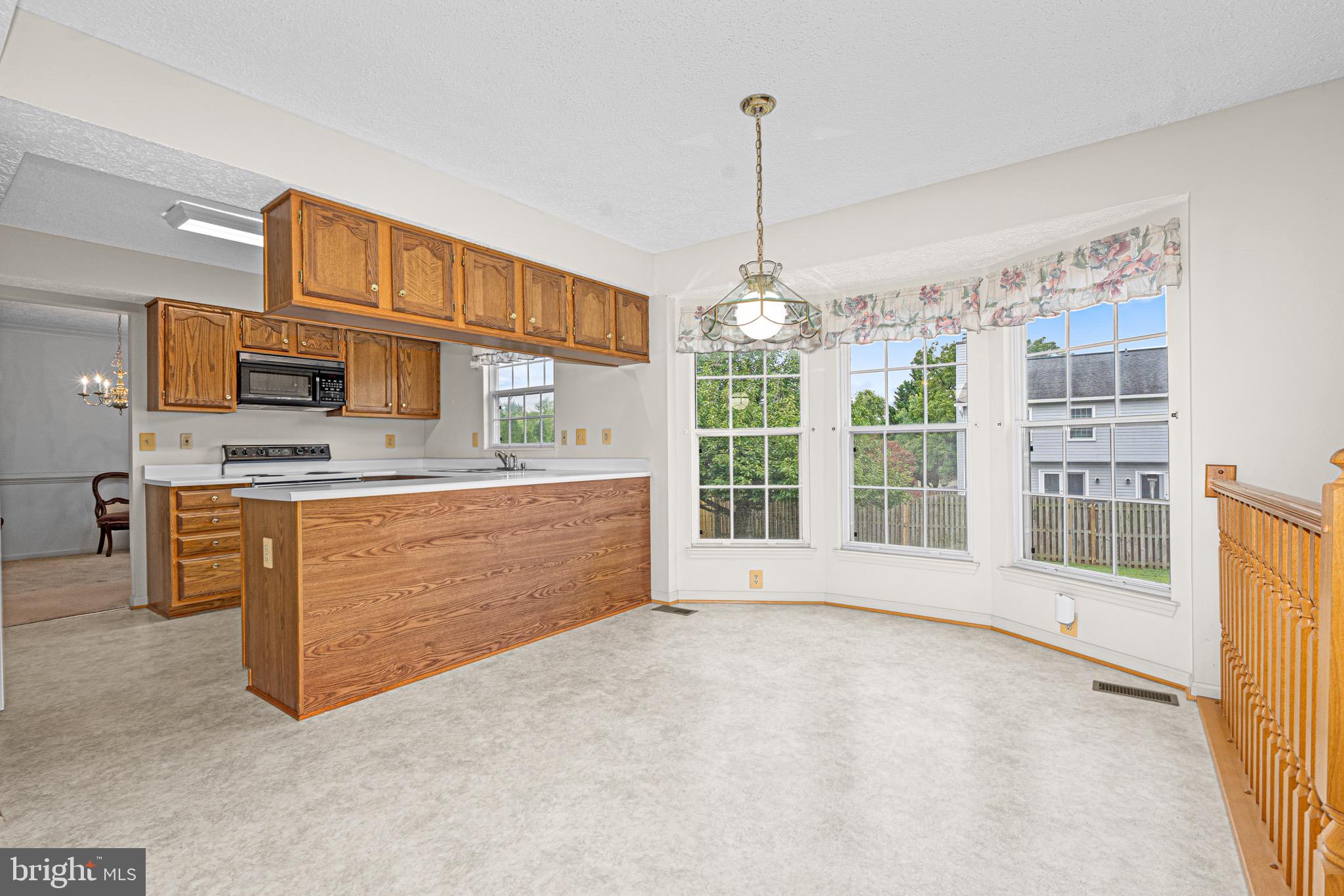 5607 ROCKBRIDGE COURT