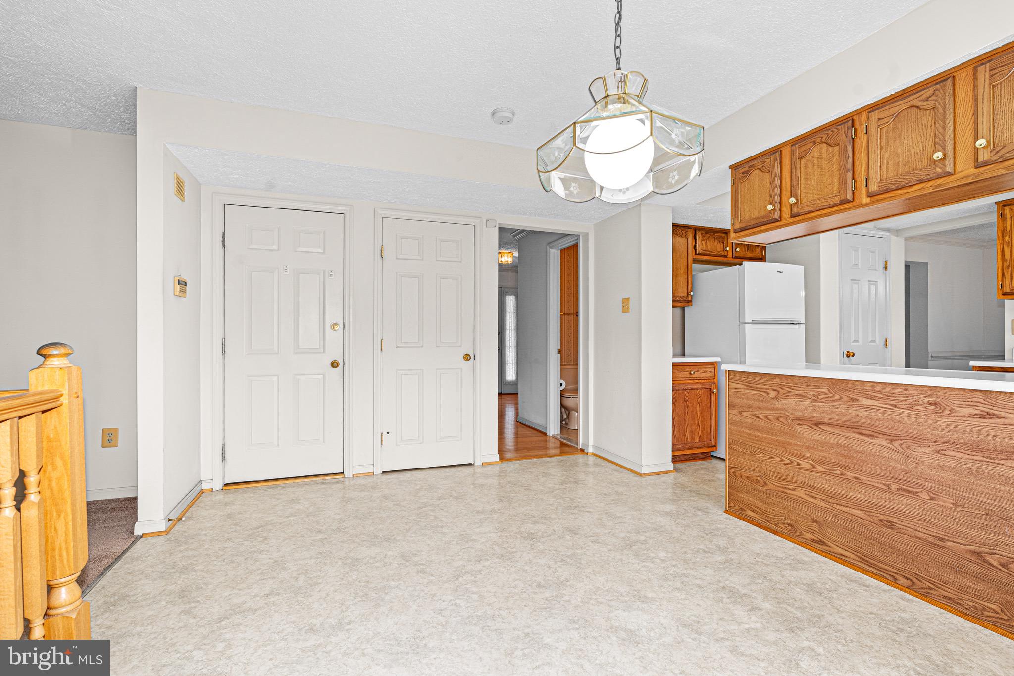 5607 ROCKBRIDGE COURT