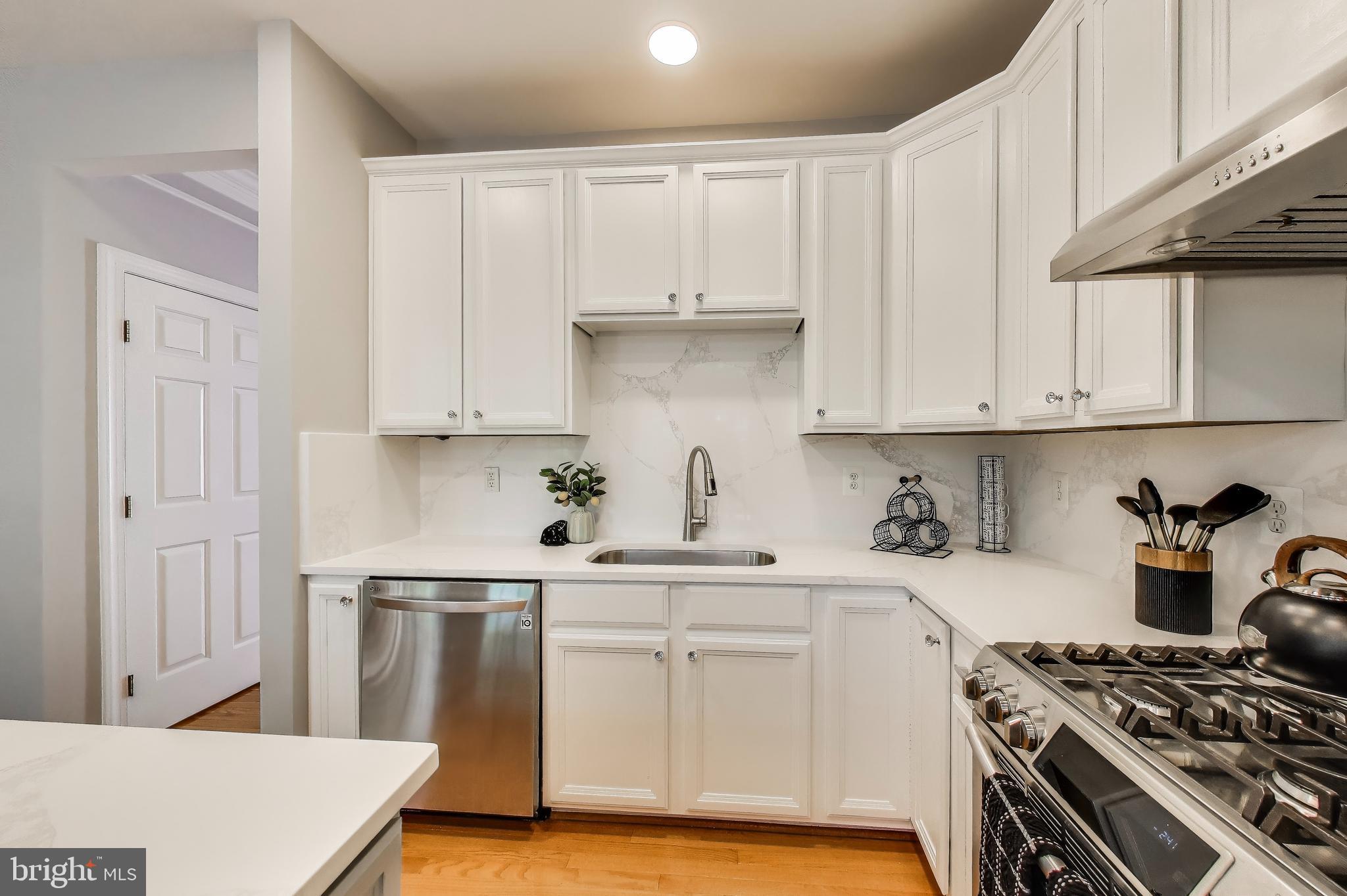 LAUREL CREST - Residential