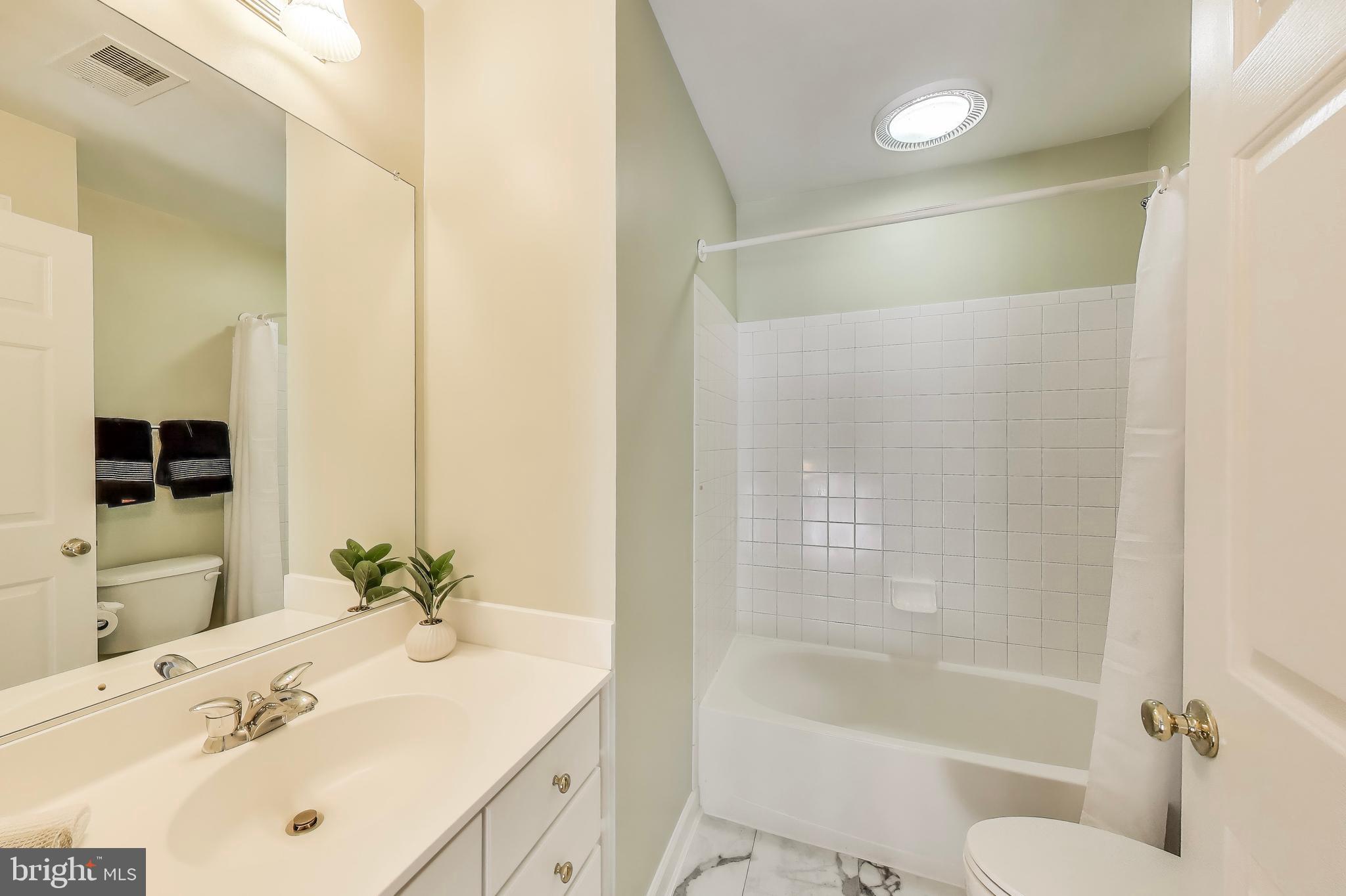 LAUREL CREST - Residential