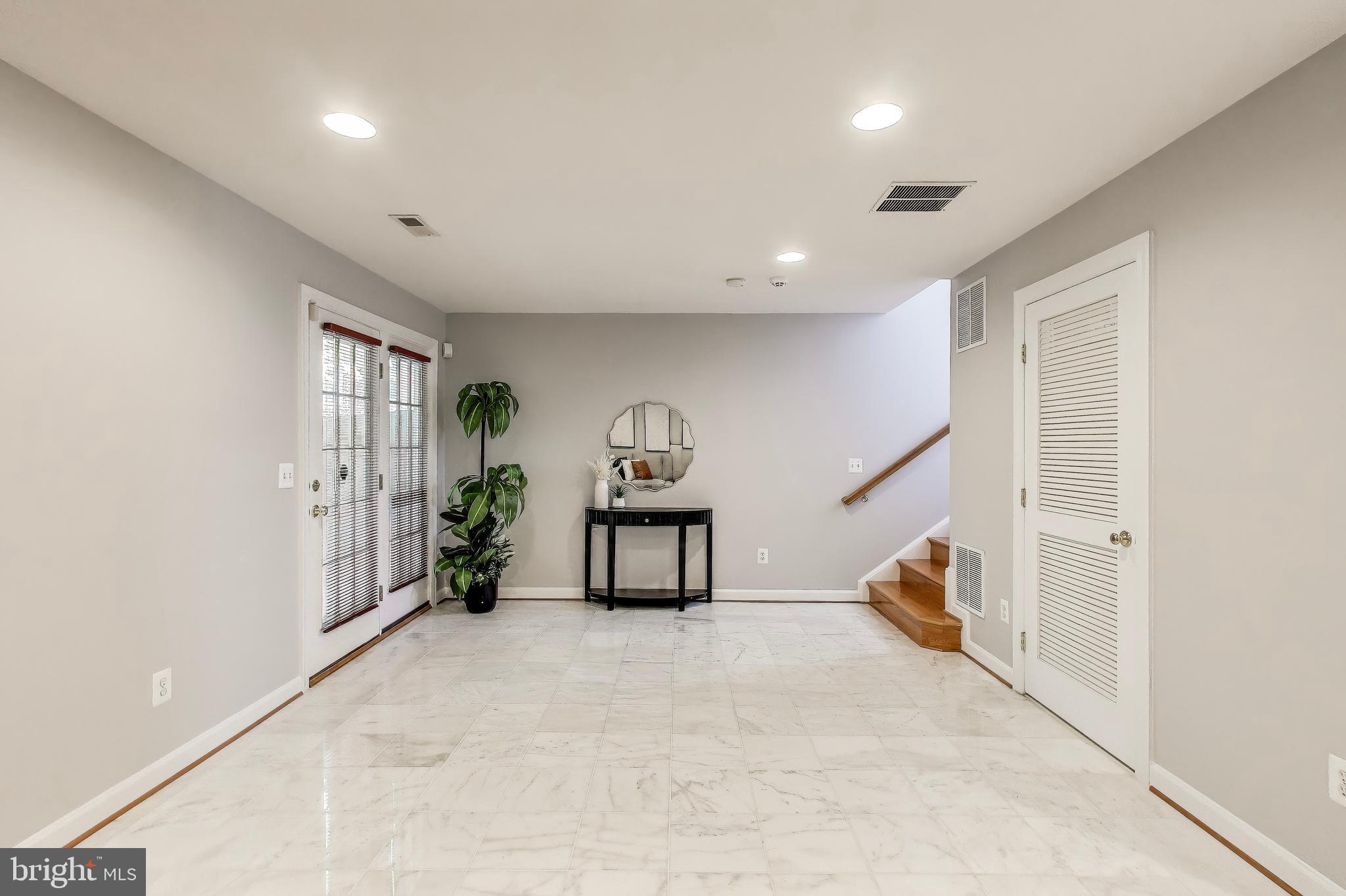 LAUREL CREST - Residential