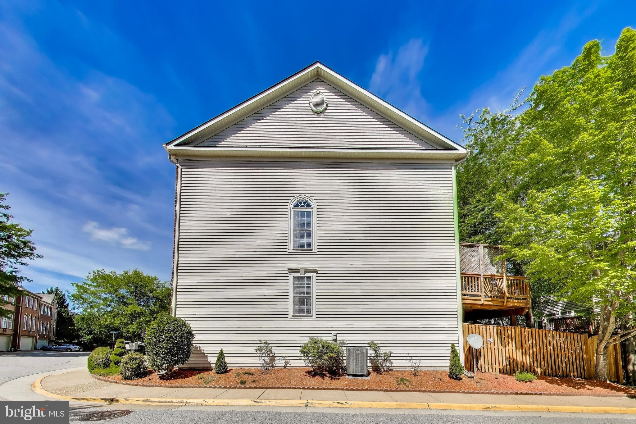 LAUREL CREST - Residential